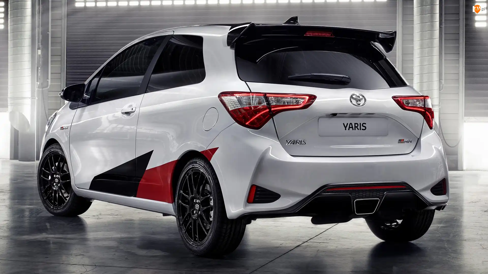 Toyota Yaris, Biała