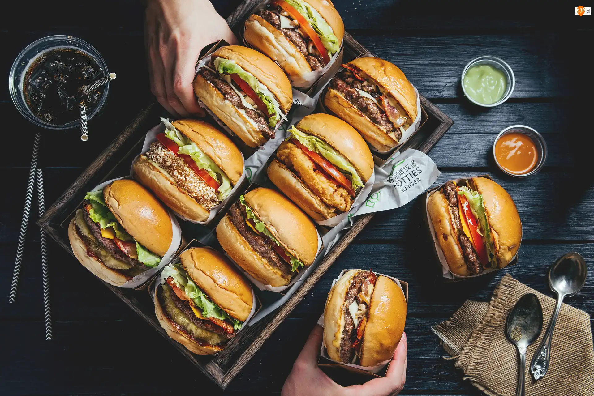 Łyżeczki, Hamburgery, Taca, Sosy