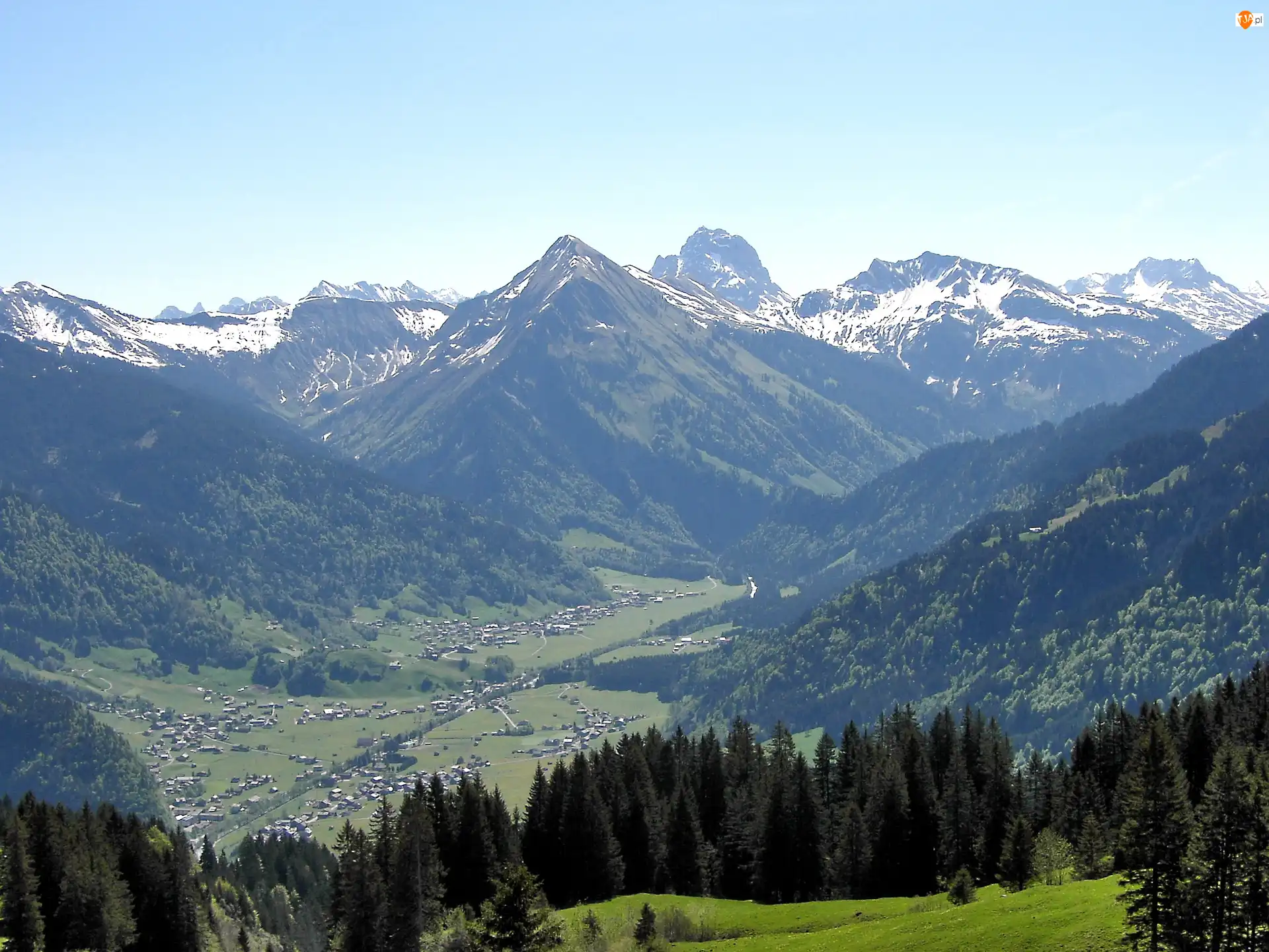 Austria, Kanisfluh, Góry, Drzewa, Ośnieżone, Dolina