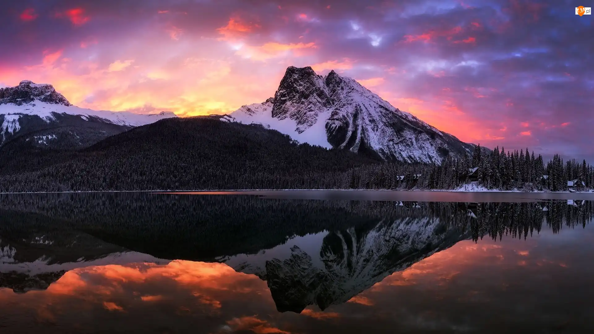 Kanada, Zachód słońca, Park Narodowy Yoho, Chmury, Jezioro, Góry, Las, Emerald Lake, Drzewa, Kolumbia Brytyjska