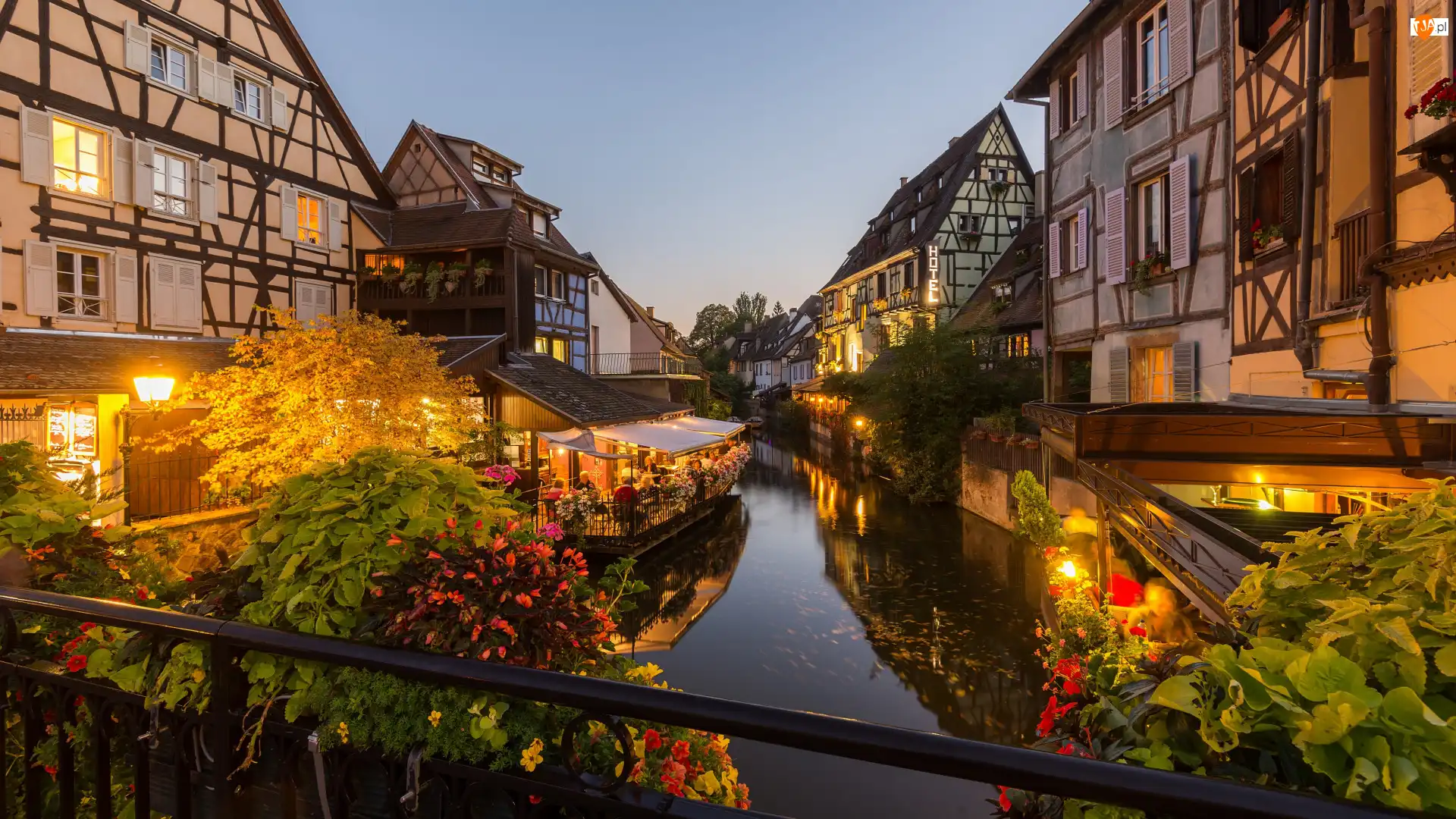 Restauracja, Zmierzch, Colmar, Little Venice, Kanał, Alzacja, Oświetlenie, Rzeka, Mała Wenecja, Domy, Francja