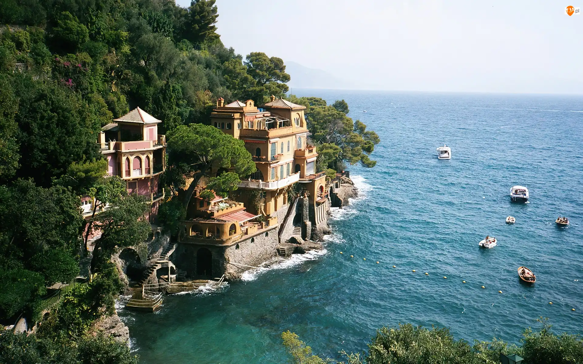 Domy, Skały, Włochy, Wybrzeże, Portofino, Łódki, Drzewa