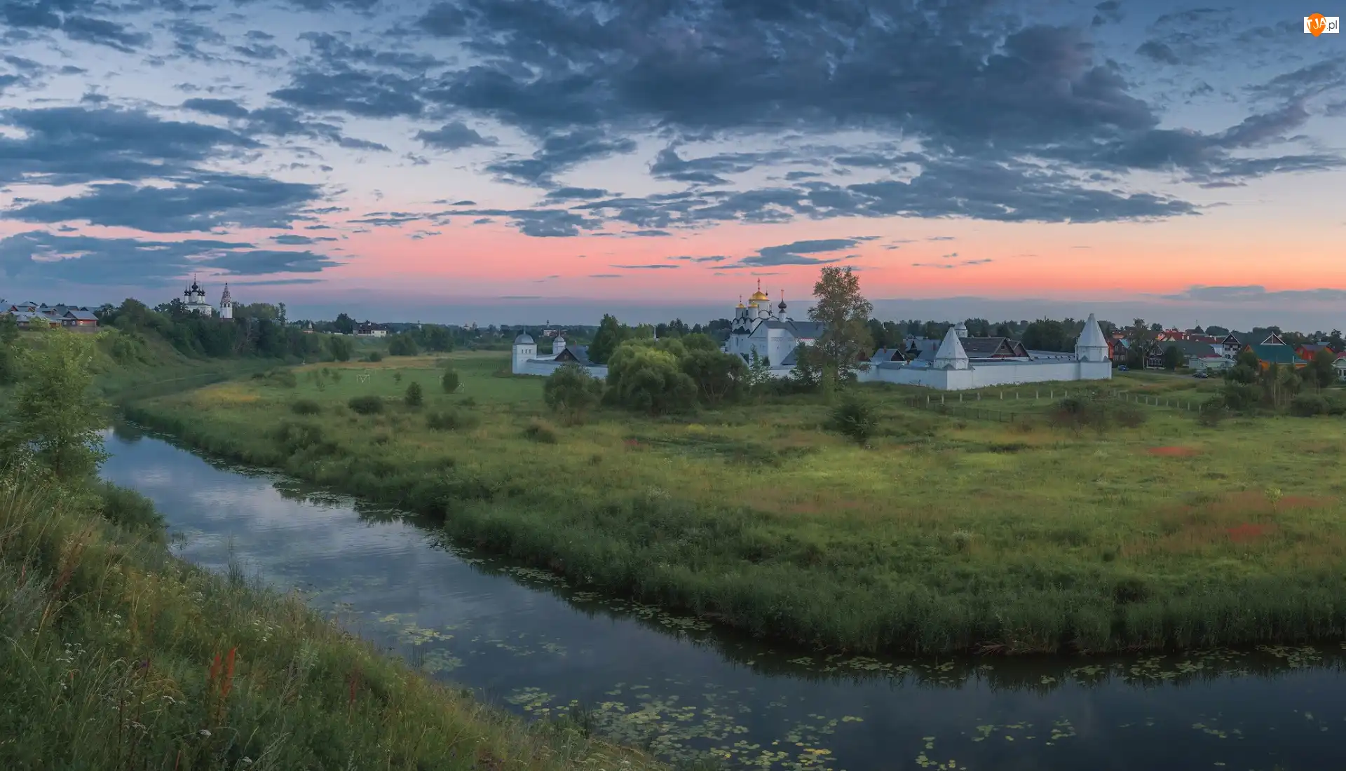 Chmury, Rzeka Kamienka, Rosja, Świt, Obwód włodzimierski, Suzdal, Cerkwie