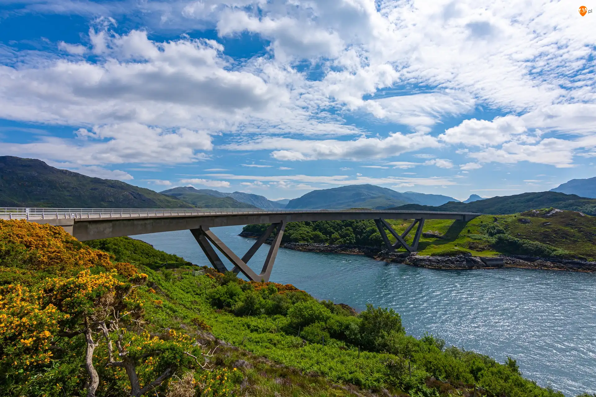 Most, Szkocja, Loch Chairn Bhain, Jezioro, Kylesku Bridge
