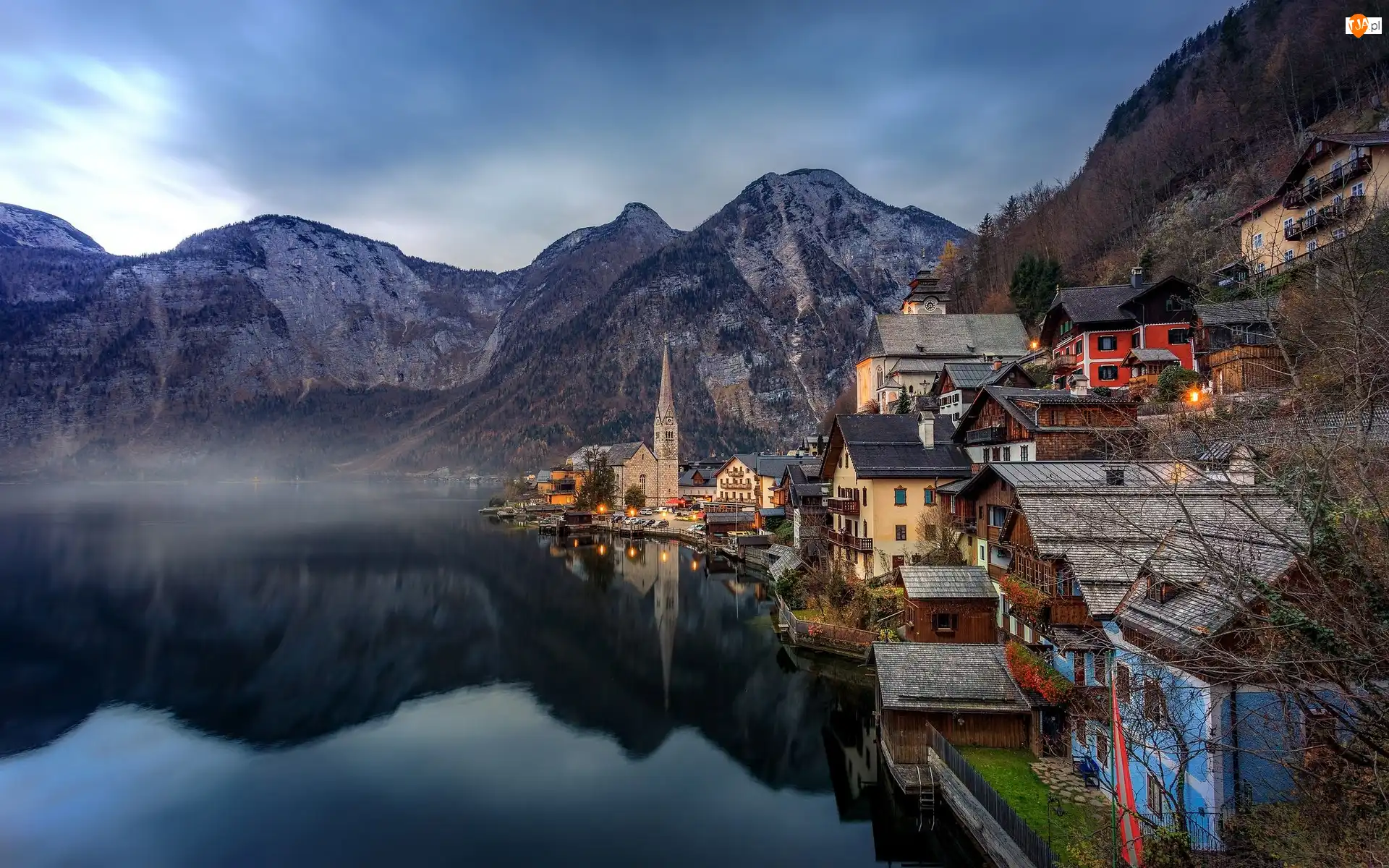 Góry Alpy Salzburskie, Budynki, Hallstatt, Austria, Jezioro Hallstättersee