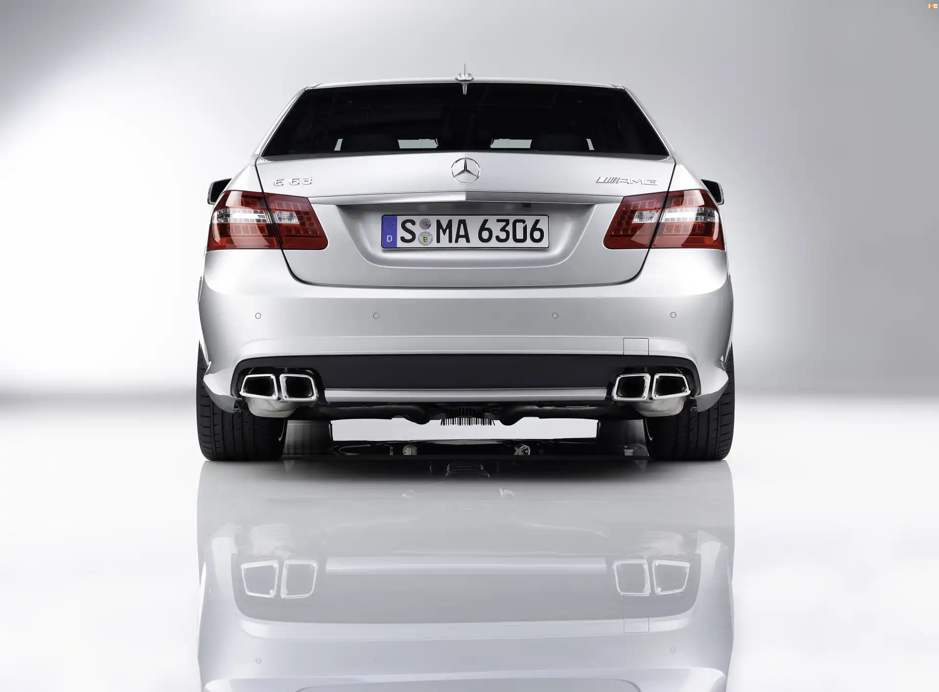Tył, Mercedes Benz E63, Lampy