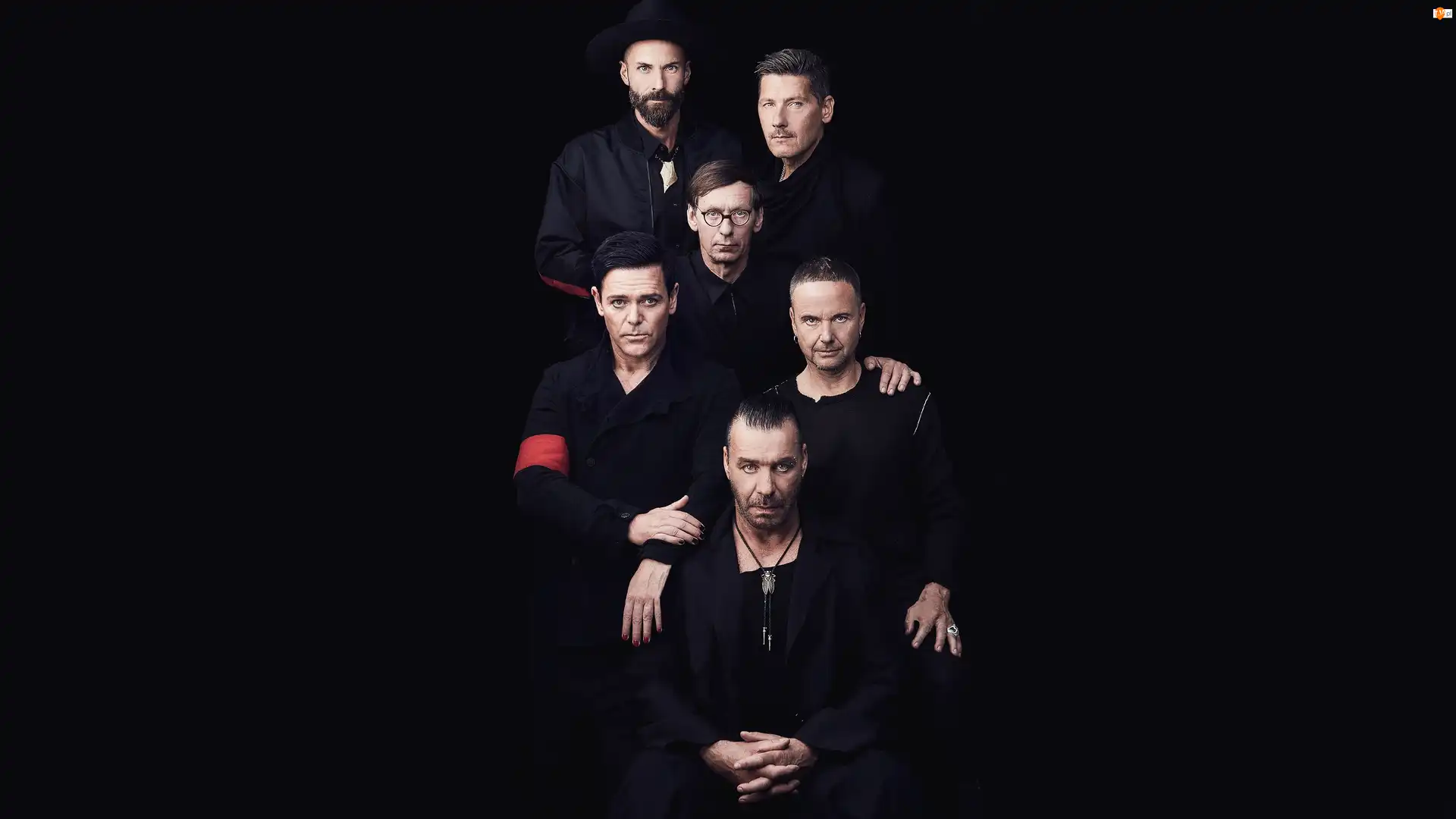 Till Lindemann, Paul Landers, Christian Lorenz, Oliver Riedel, Zespół, Czarne, Richard Z. Kruspe, Niemiecki, Christoph Schneider, Rammstein, Tło