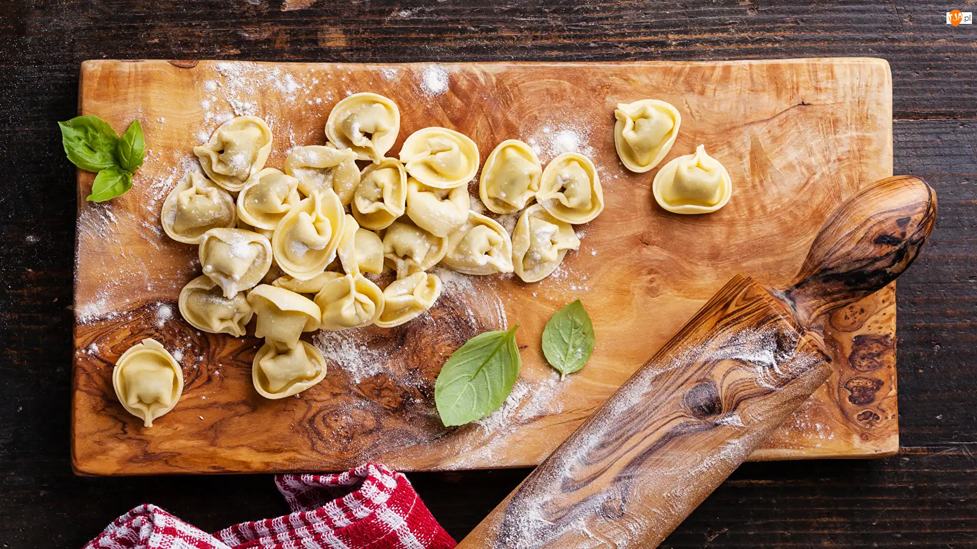 Wałek, Pierogi, Pielmieni, Deska