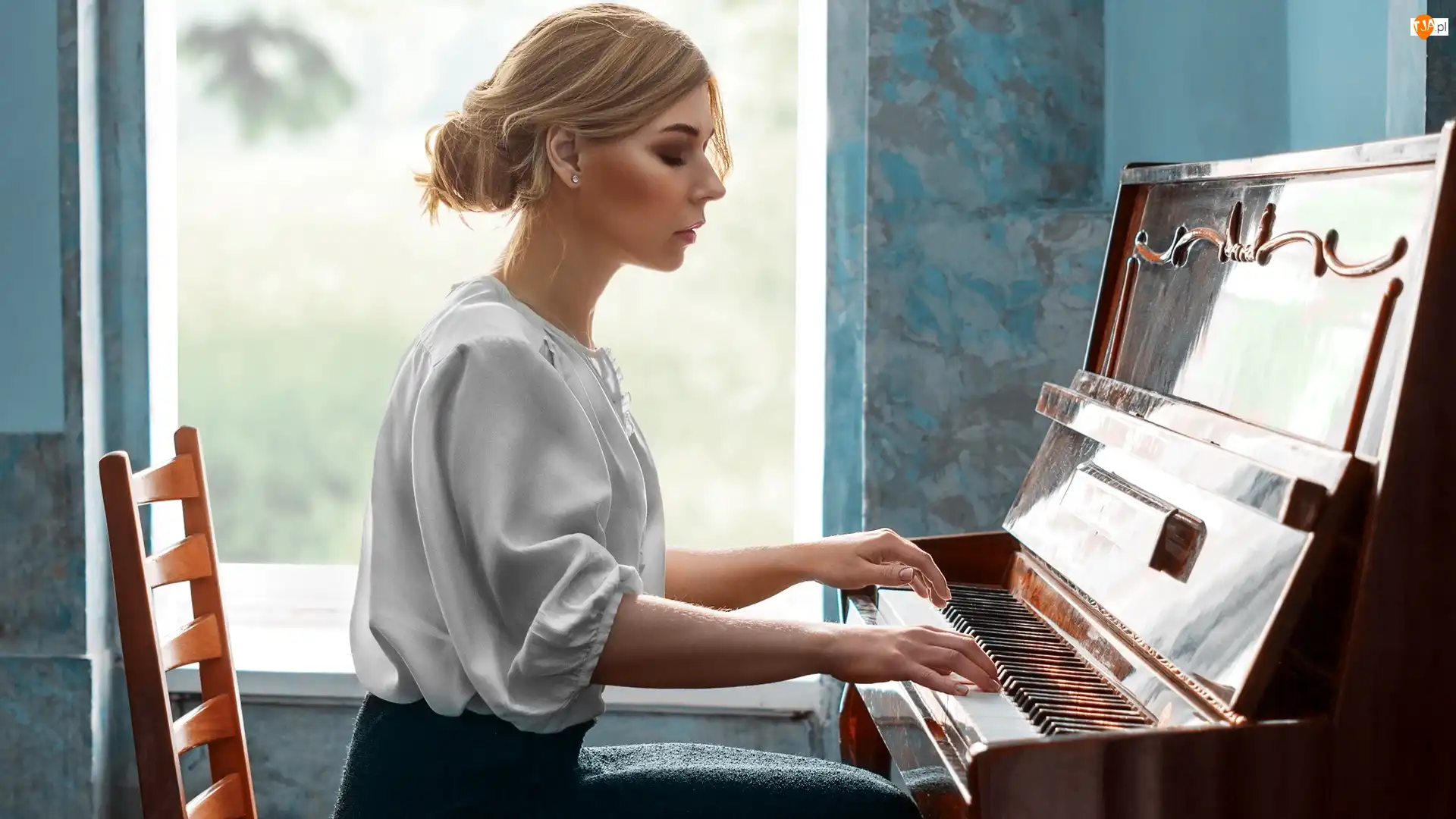 Pianino, Krzesło, Blondynka, Kobieta, Okno