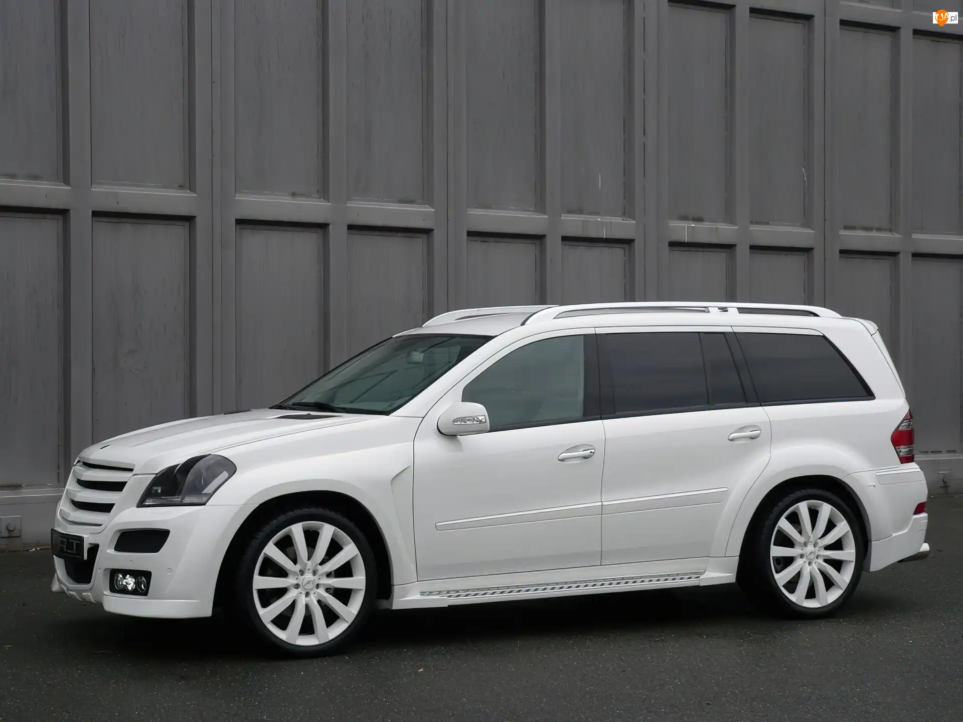 Mercedes GL, Biały