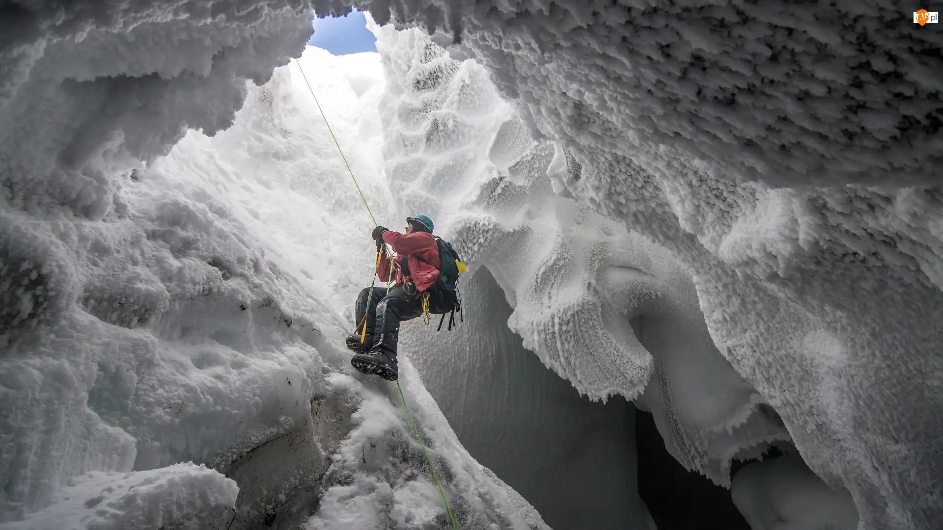 Alpinistka, Antarktyda, Jaskinia lodowa