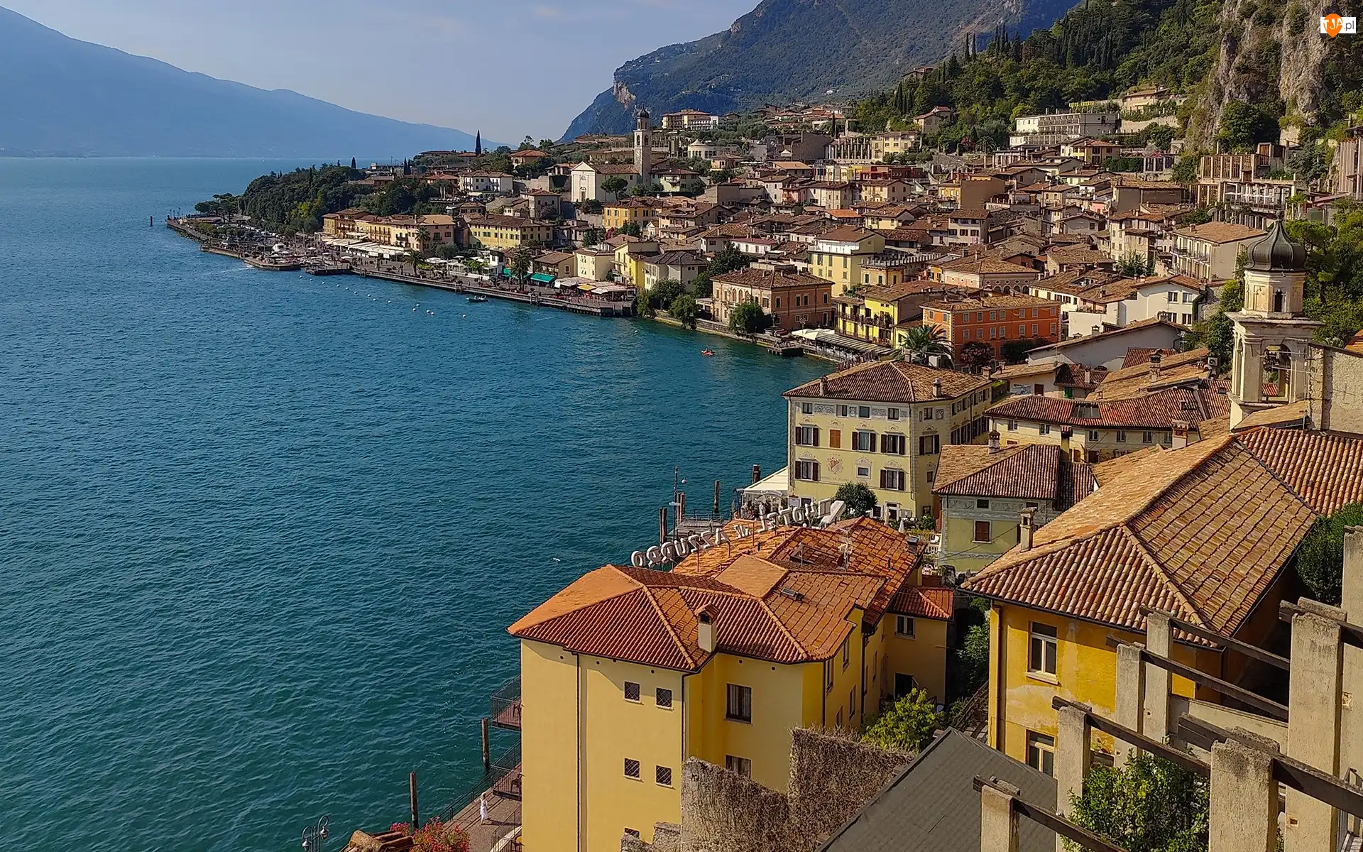Domy, Włochy, Jezioro Garda, Góry, Limone sul Garda