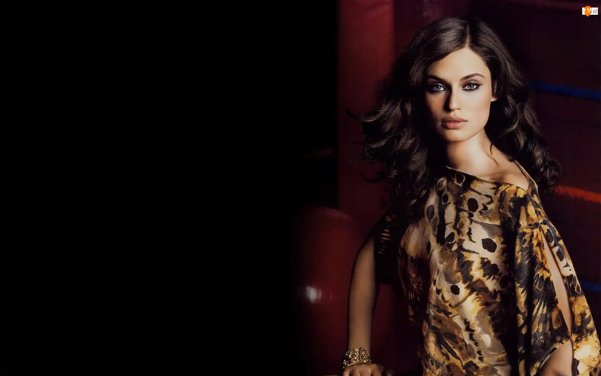 Makijaż, Bianca Balti, Brunetka