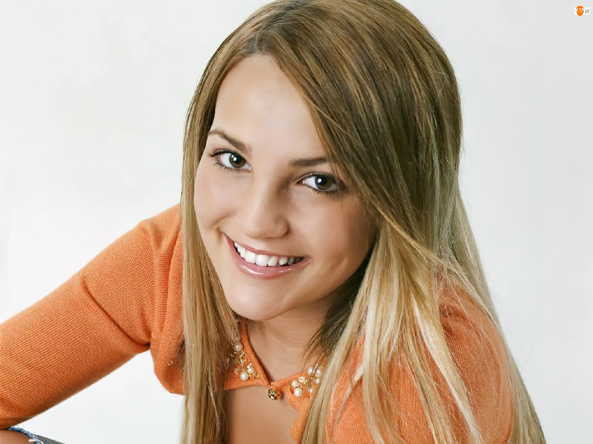 Sweterek, Uśmiechnięta, Jamie Lynn Spears, Pomarańczowy