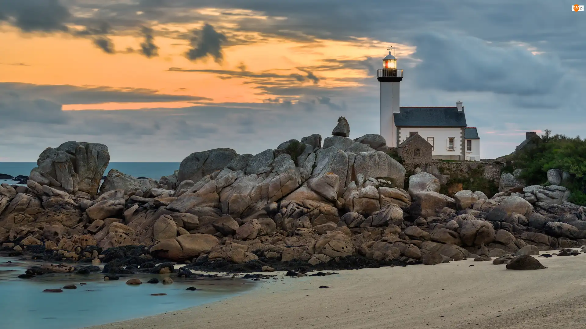 Phare de Pontusval, Francja, Latarnia morska, Skały, Brignogan-Plage
