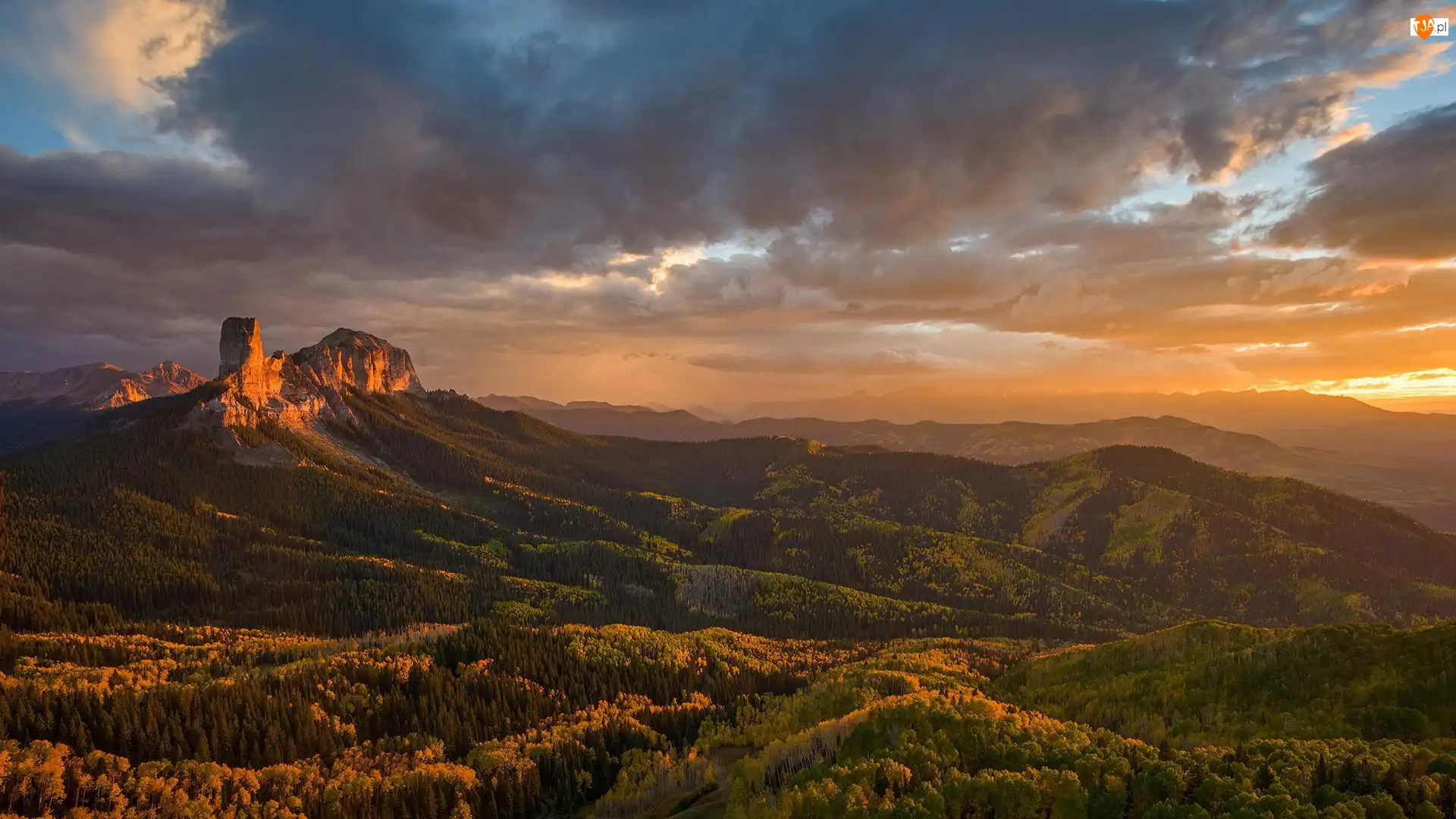 Zachód słońca, Stan Kolorado, Drzewa, Skały, Lasy, Hrabstwo Ouray, Przełęcz Owl Creek Pass, Stany Zjednoczone, Góry