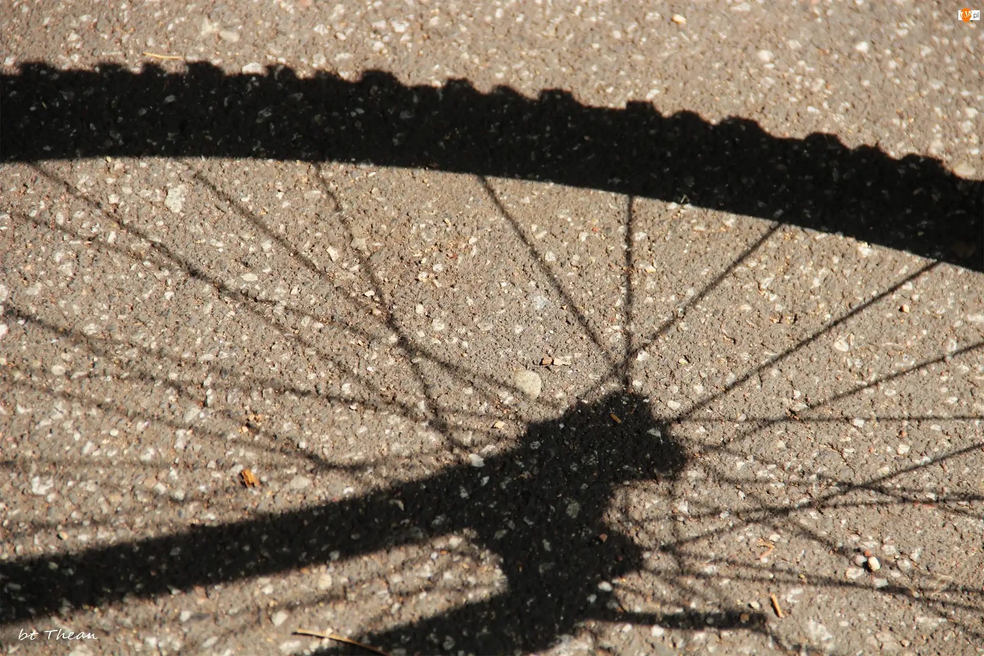 Rowerowego, Cień, Koła