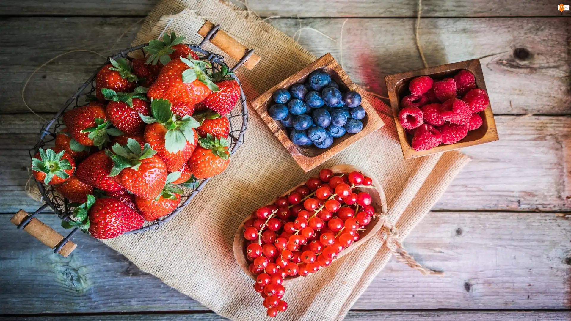 Borówki, Truskawki, Porzeczki, Deski, Maliny, Serweta