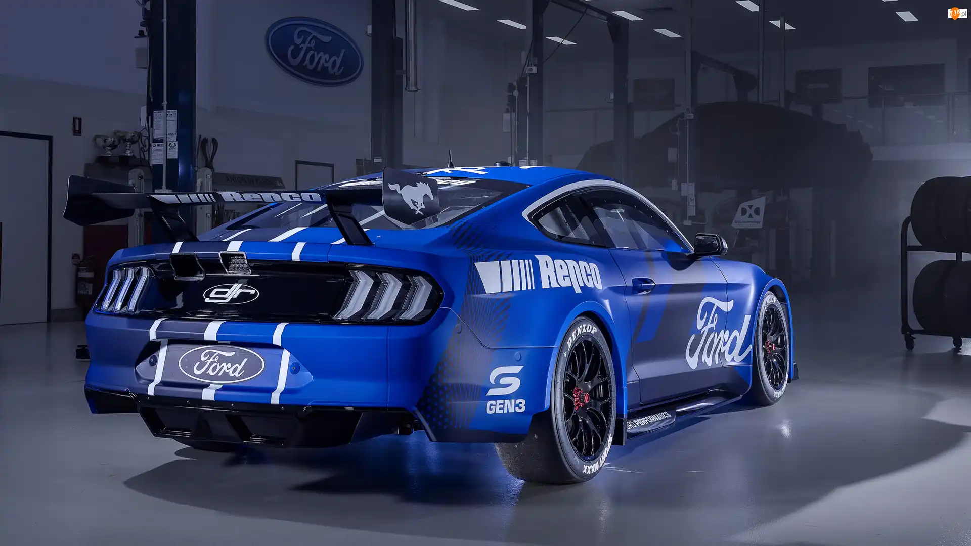 Niebieski, Ford Mustang GT