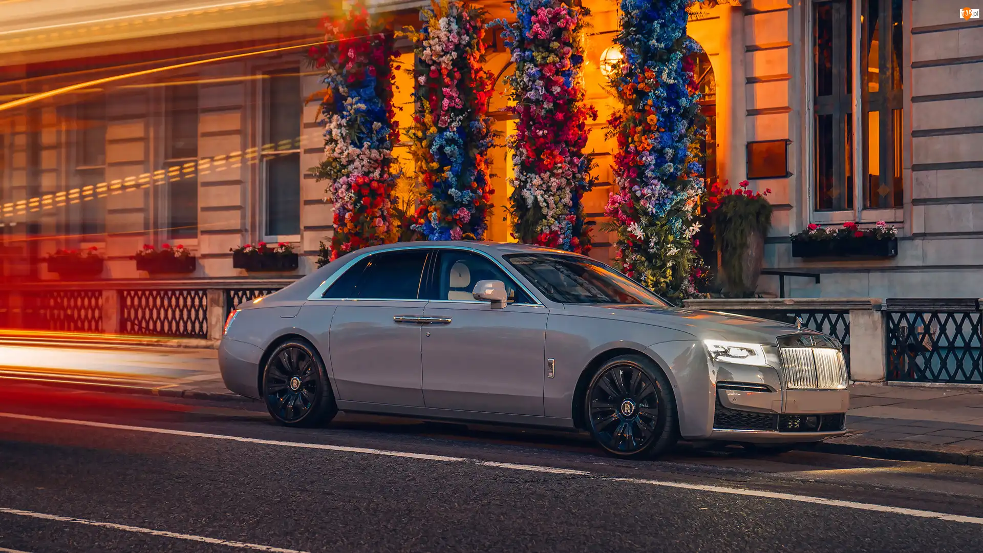 2021, Rolls-Royce Ghost EWB, Srebrny