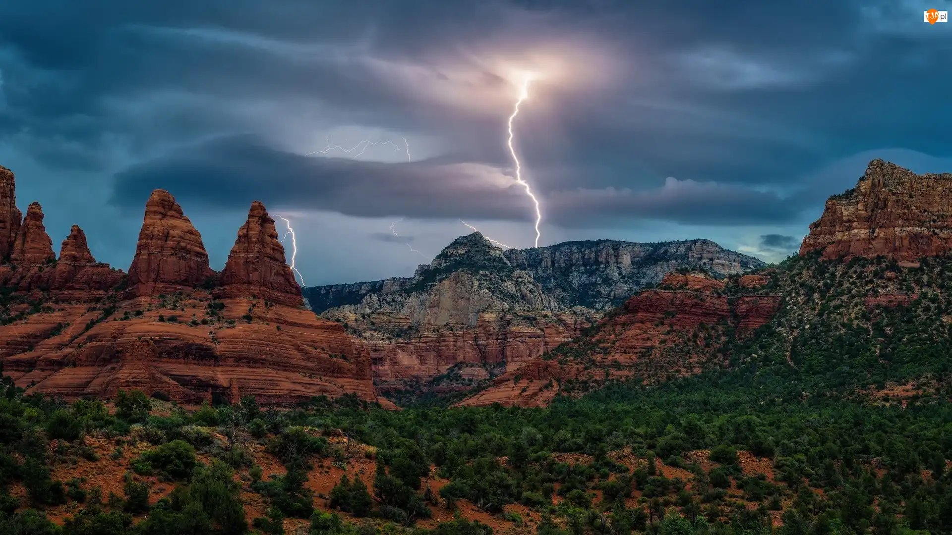 Arizona, Sedona, Piorun, Stany Zjednoczone, Burza, Krzewy, Skały