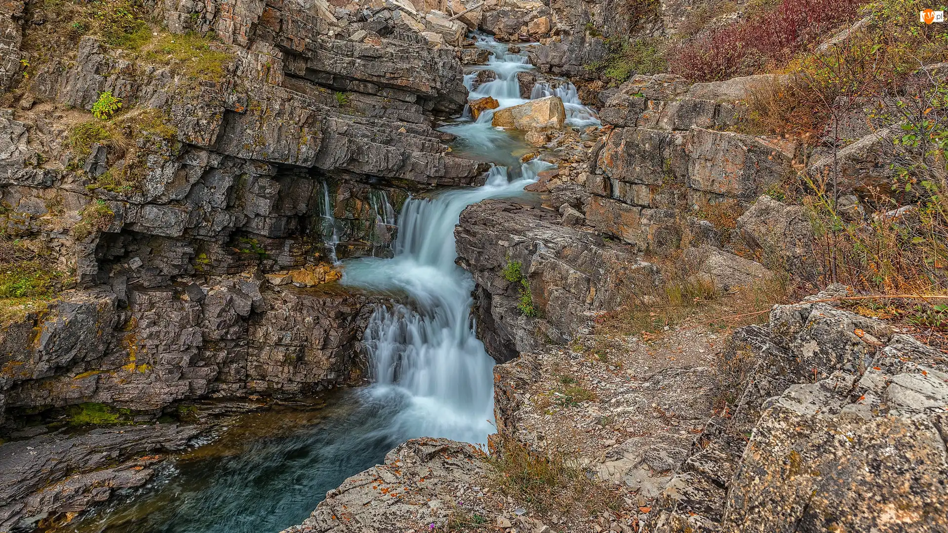 Stan Montana, Stany Zjednoczone, Skały, Swiftcurrent Falls, Park Narodowy Glacier, Wodospad