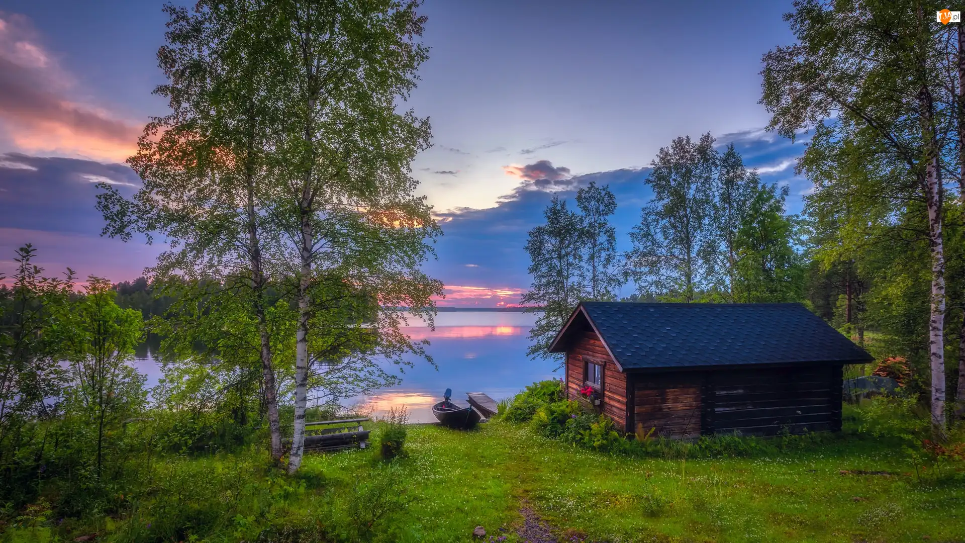 Finlandia, Dom, Gmina Kuusamo, Wiosna, Zachód słońca, Łódka, Drzewa, Jezioro Kallunkijarvi, Brzozy