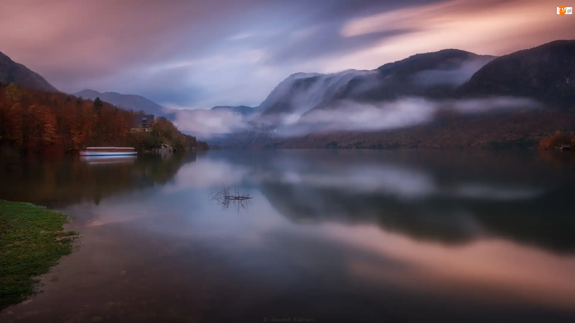 Góry, Jezioro Bohinjsko, Triglavski Park Narodowy, Słowenia, Alpy Julijskie, Bohinj