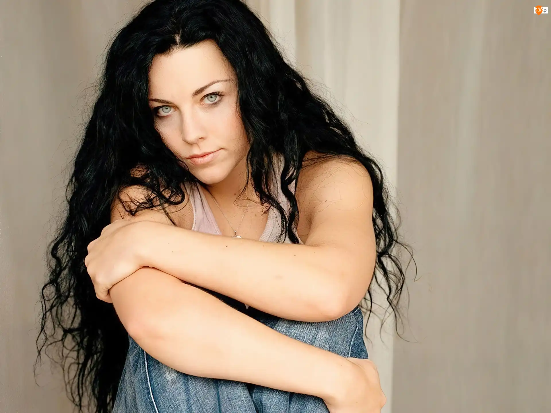 kręcone włosy, Amy Lee