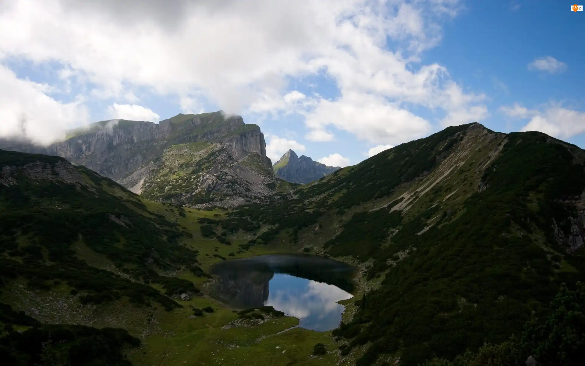 Chmury, Góry, Jezioro