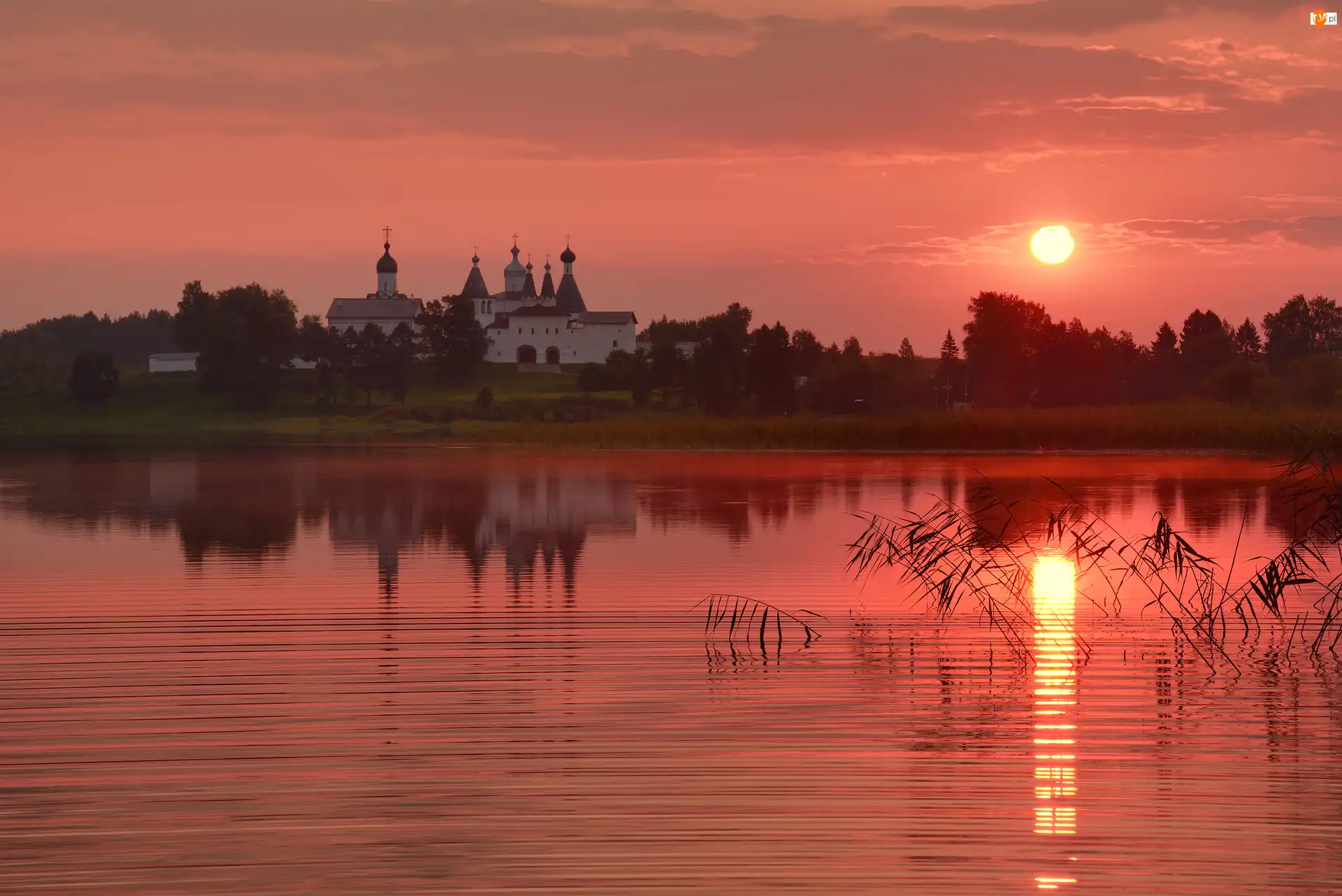 Zachód słońca, Cerkiew, Jezioro, Drzewa