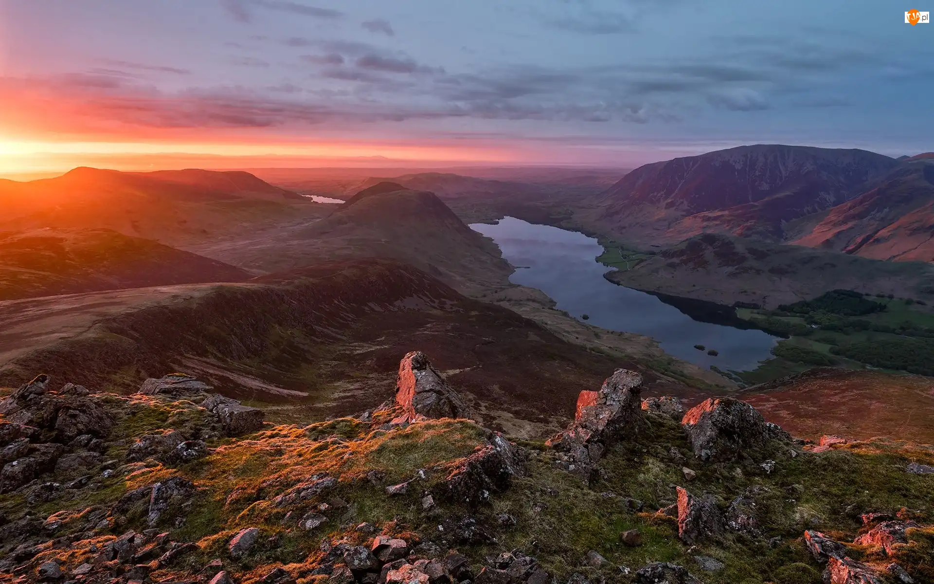 Jezioro, Crummock Water, Anglia, Góry, Park Narodowy Lake District, Zachód słońca, Kamienie