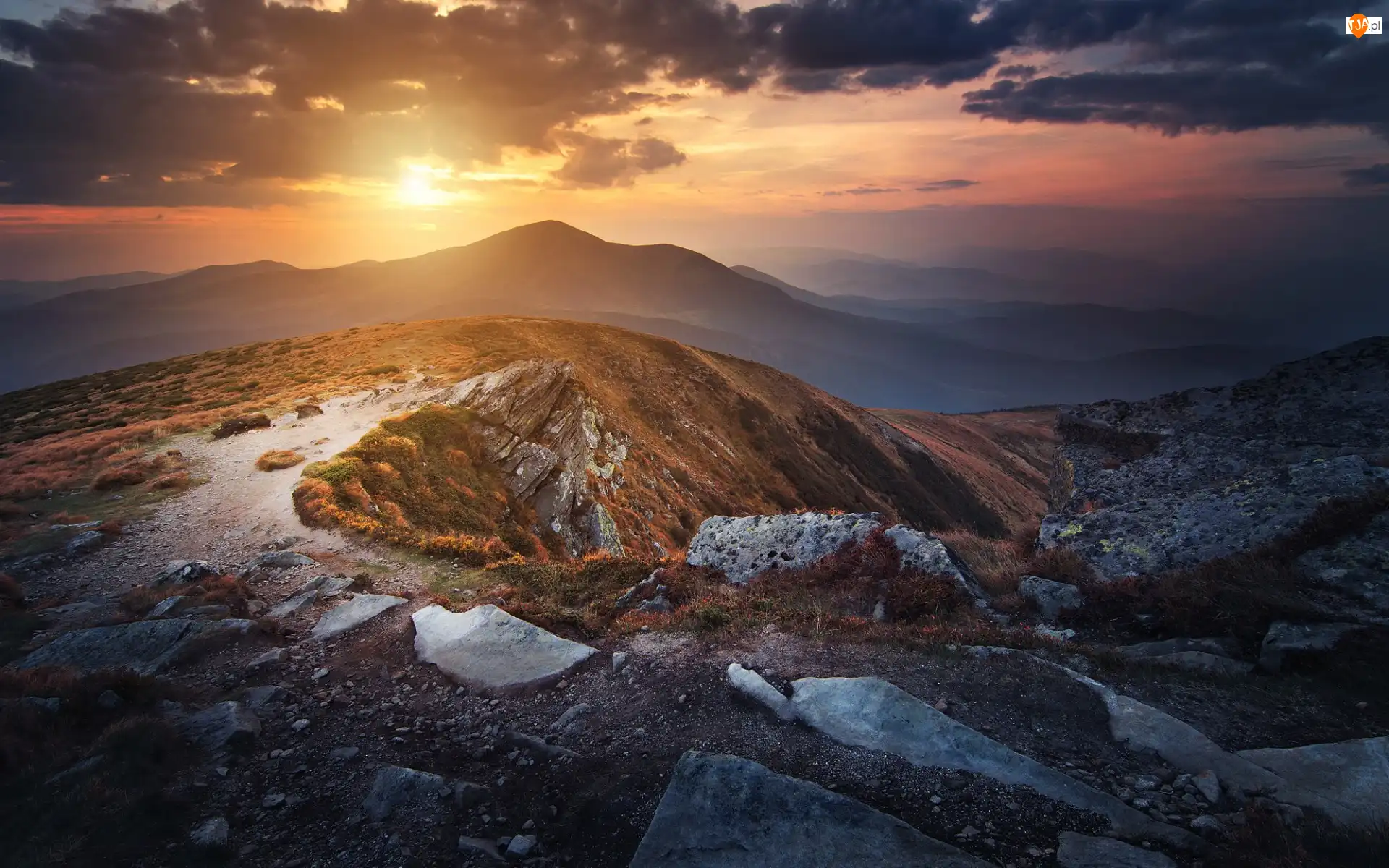 Góra Petros, Skały, Beskidy Wschodnie, Ukraina, Zachód słońca