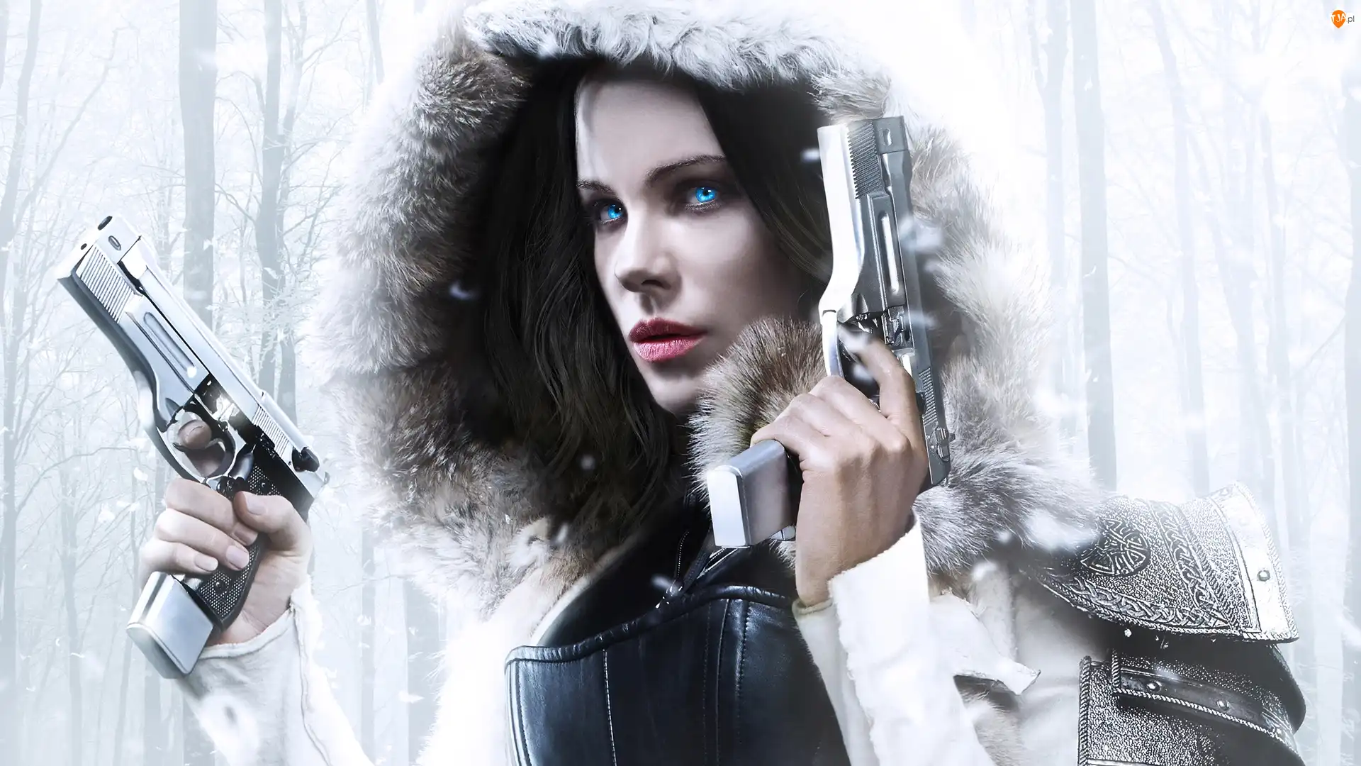Kaptur, Kate Beckinsale, Selene, Niebieskie, Film, Pistolety, Oczy, Underwold : Wojny krwi