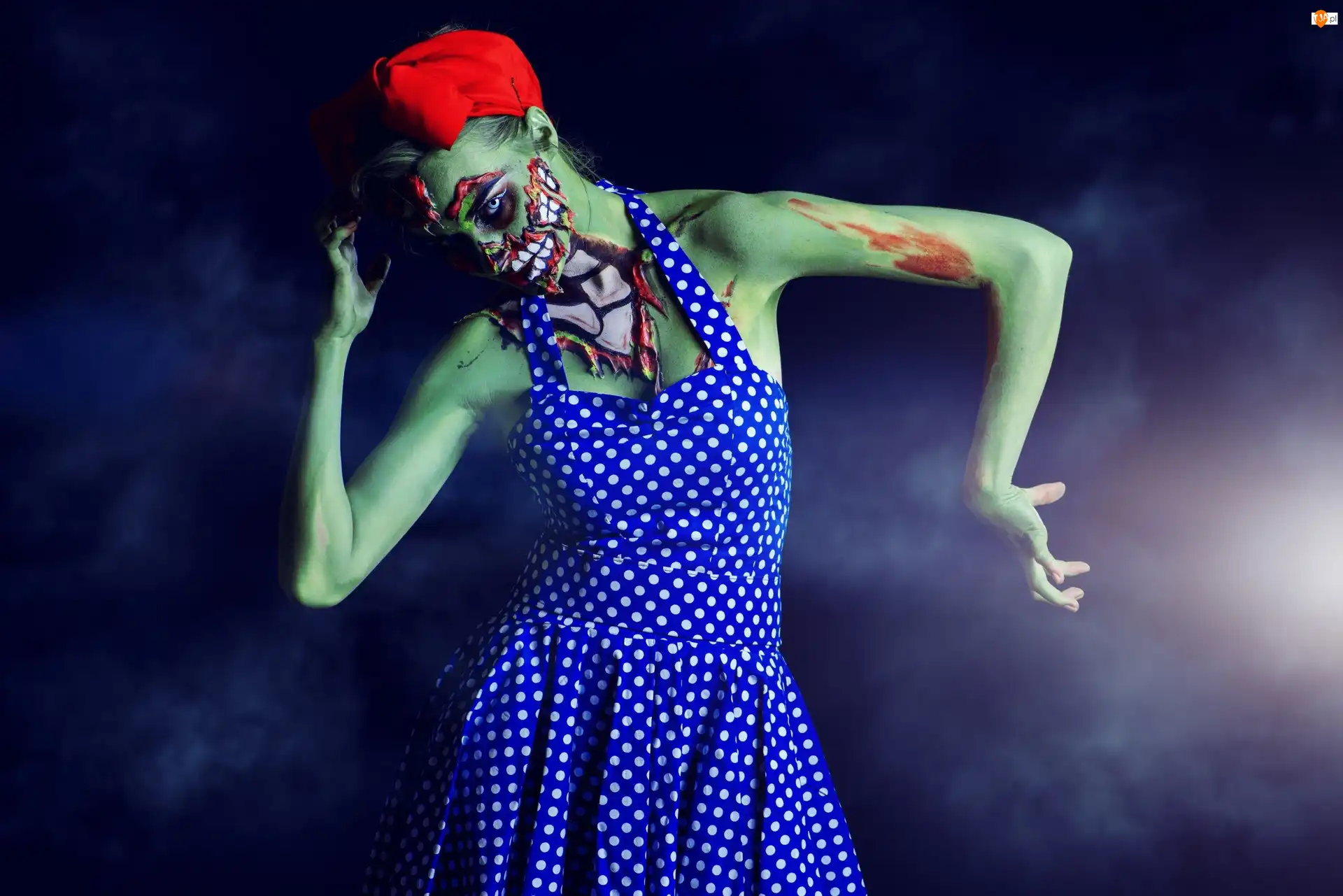 Sukienka w groszki, Halloween, Zombie, Kobieta