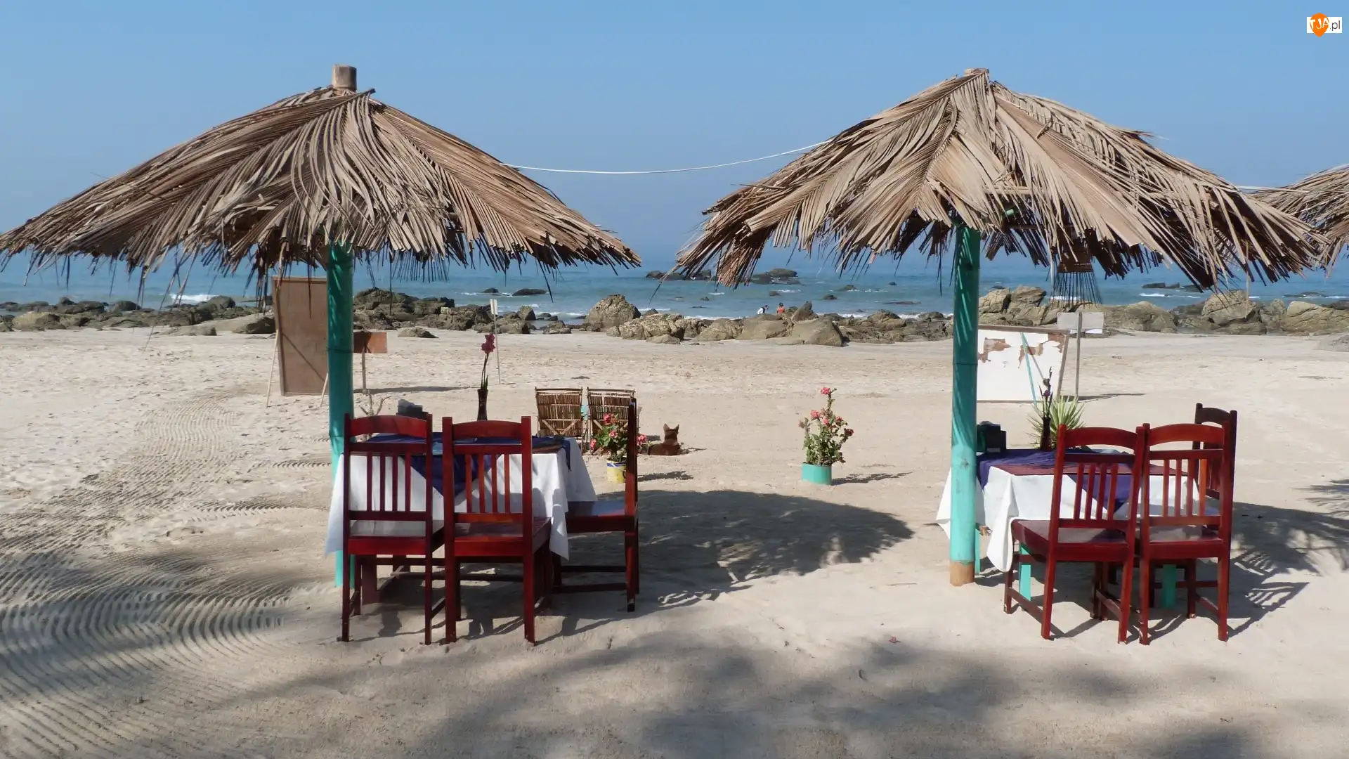 Parasole, Stoliki, Morze, Wakacje, Plaża, Kamienie