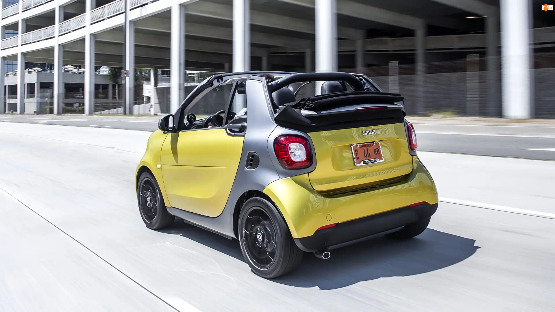 Ulica Smart Fortwo, Żółty, Smart Fortwo Cabrio, 2017