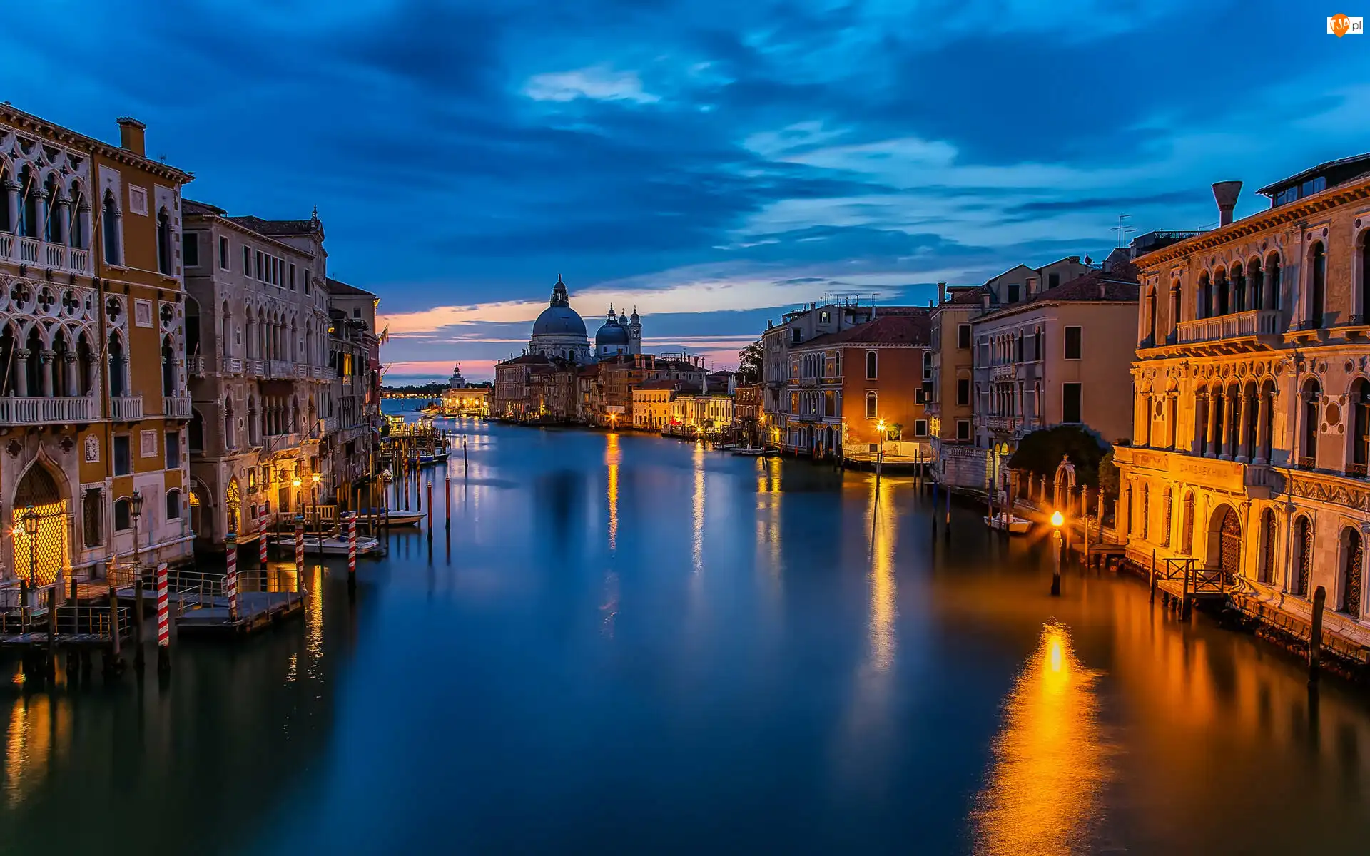 Łodzie, Włochy, Canal Grande, Latarnie, Wenecja, Domy, Wschód słońca, Kanał
