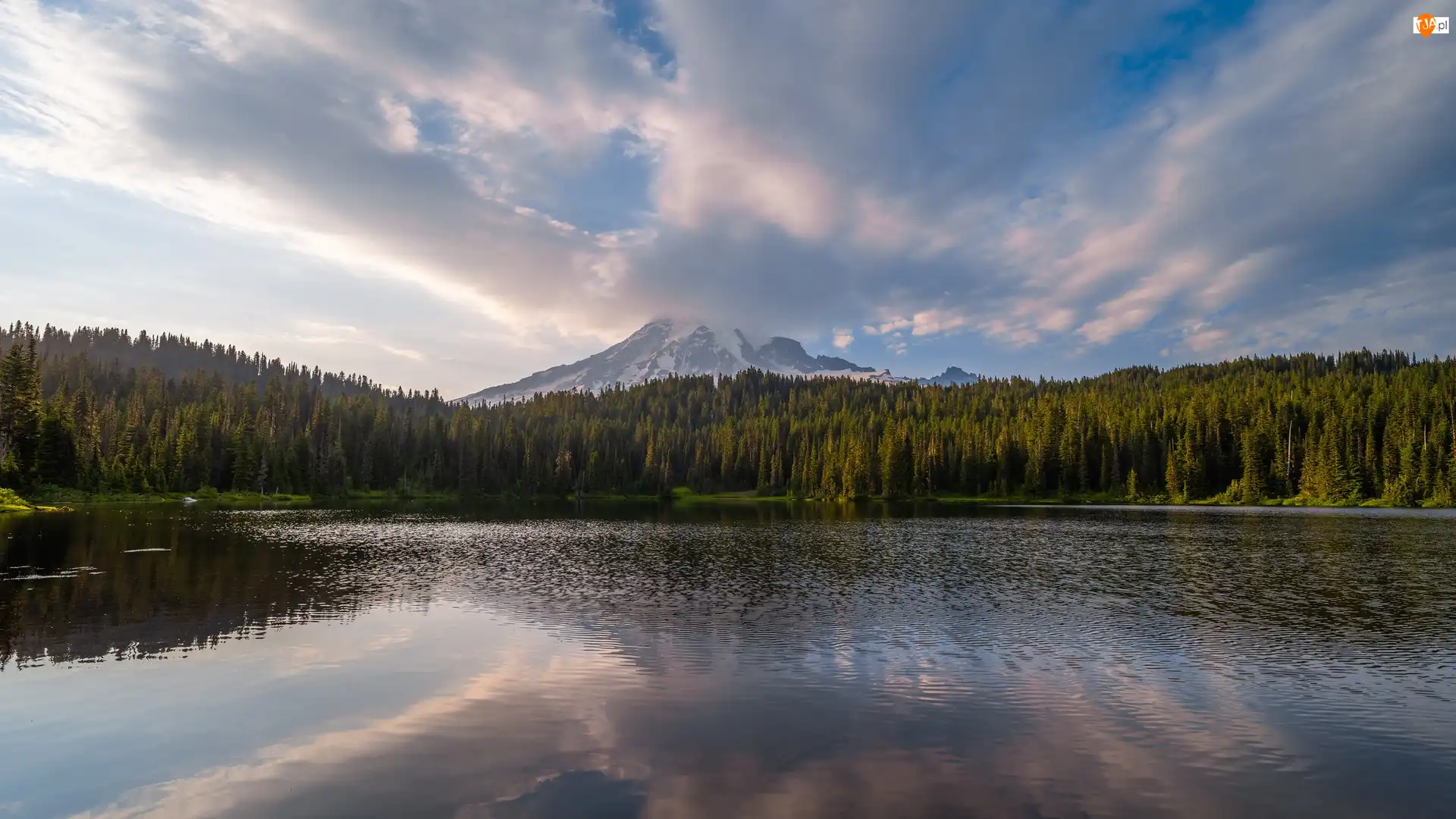 Stany Zjednoczone, Park Narodowy Mount Rainier, Drzewa, Chmury, Stratowulkan, Góra, Jezioro, Mount Rainier, Reflection Lake, Stan Waszyngton