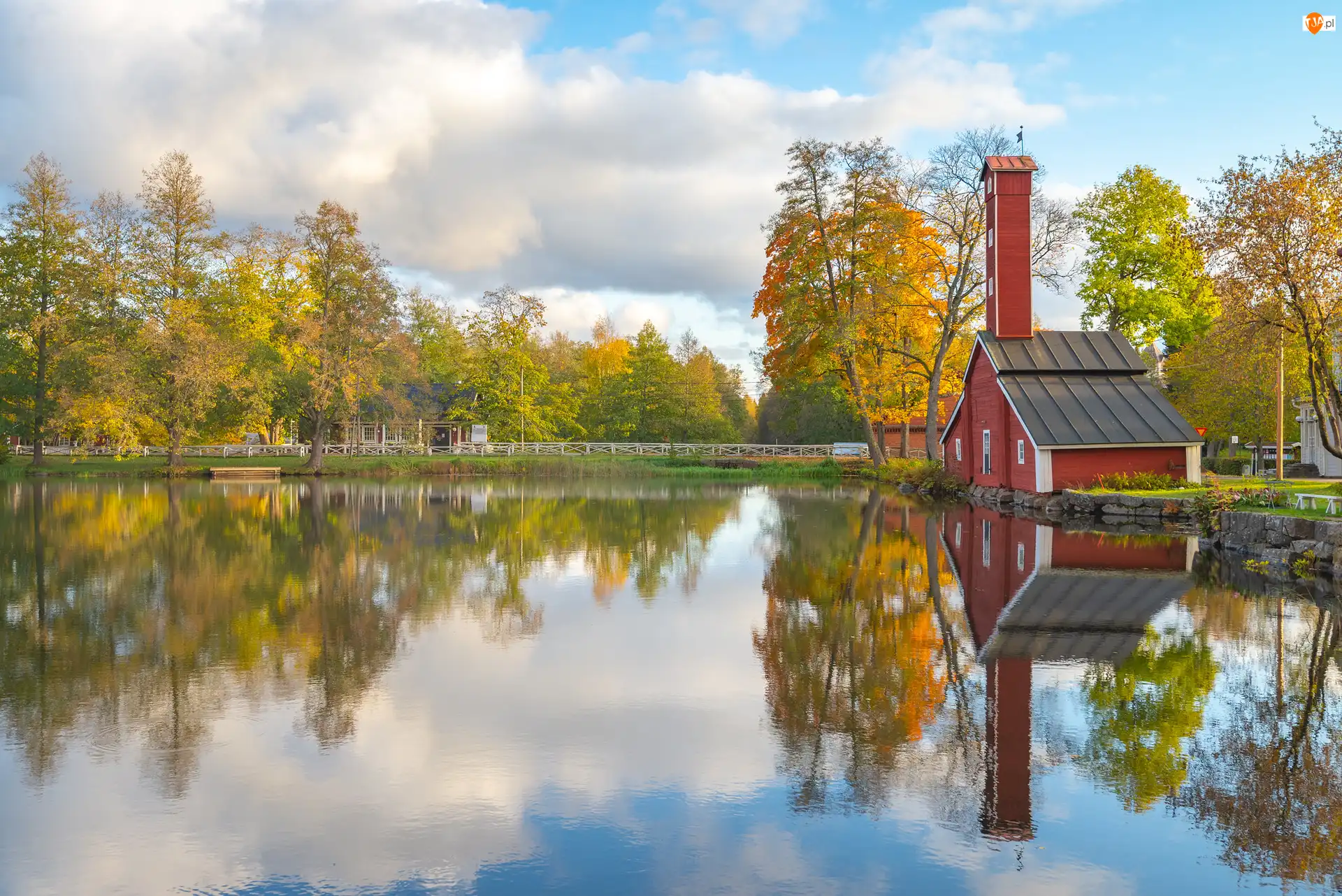Finlandia, Staw, Gmina Ruotsinpyhtaa, Drzewa, Odbicie, Dom, Młyn, Jesień, Stromfors Iron Works