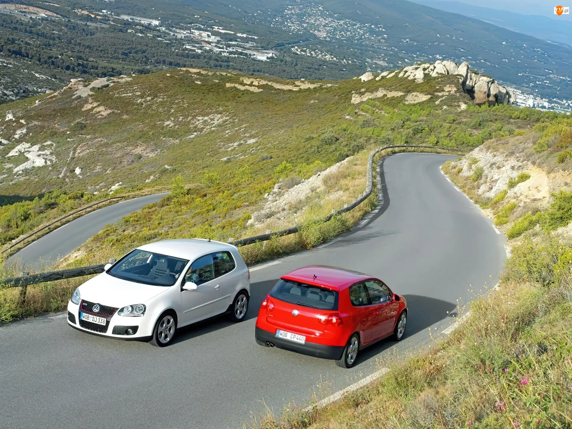 Biały i Czerwony, Volkswagen Golf 5