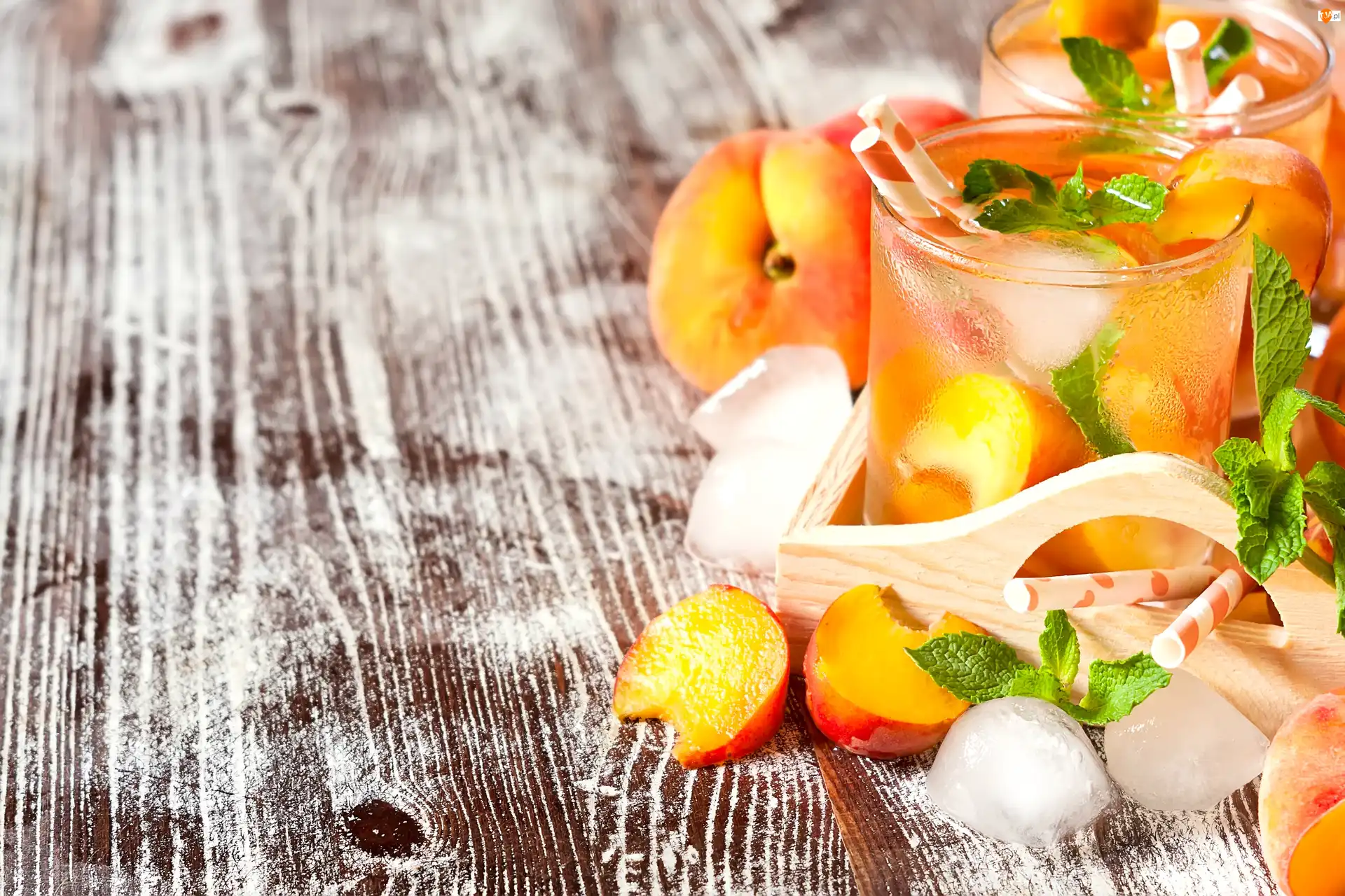 Lemoniada, Brzoskwinie