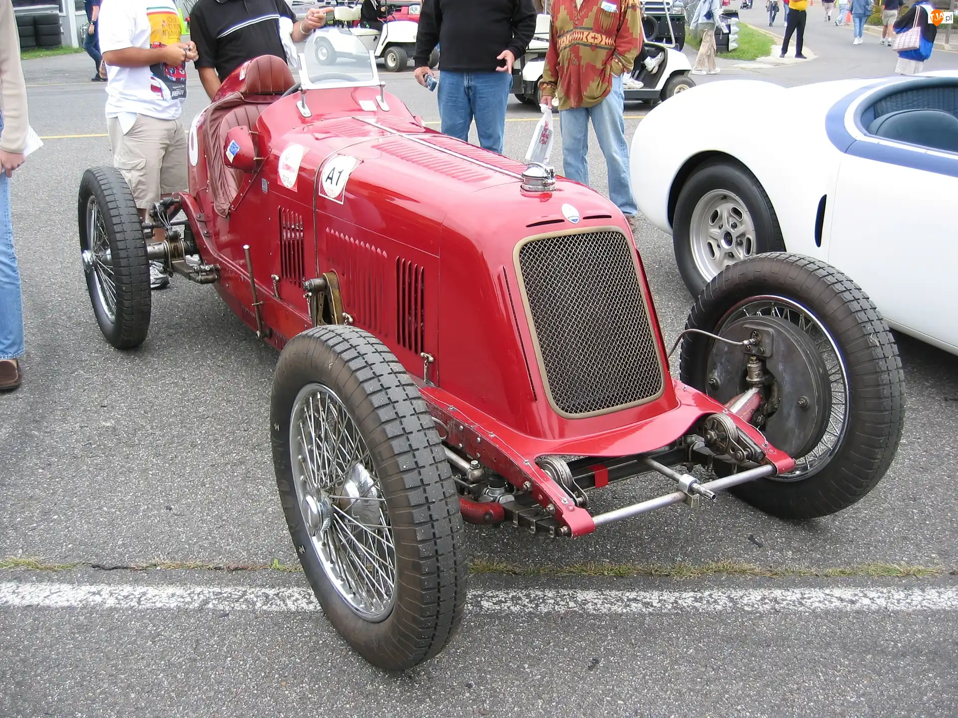 koła znaczek, Maserati