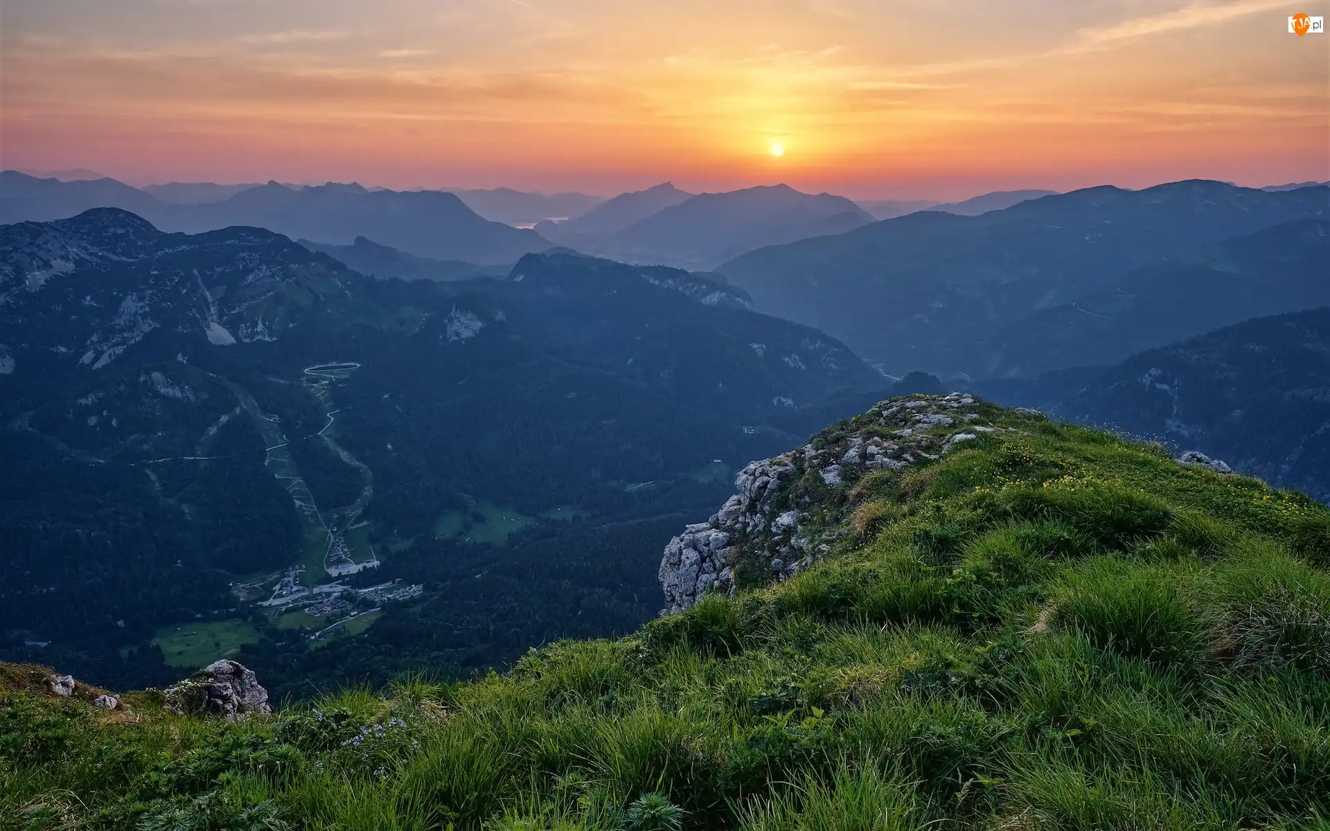 Skały, Góry, Zachód słońca, Trawa