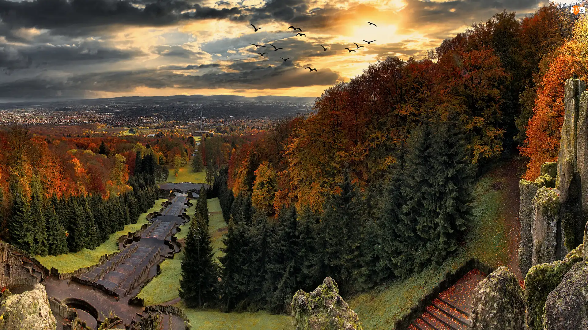 Miasto Kassel, Park Wilhelmshohe, Zachód słońca, Niemcy, Niebo, Drzewa, Pomnik Herkulesa