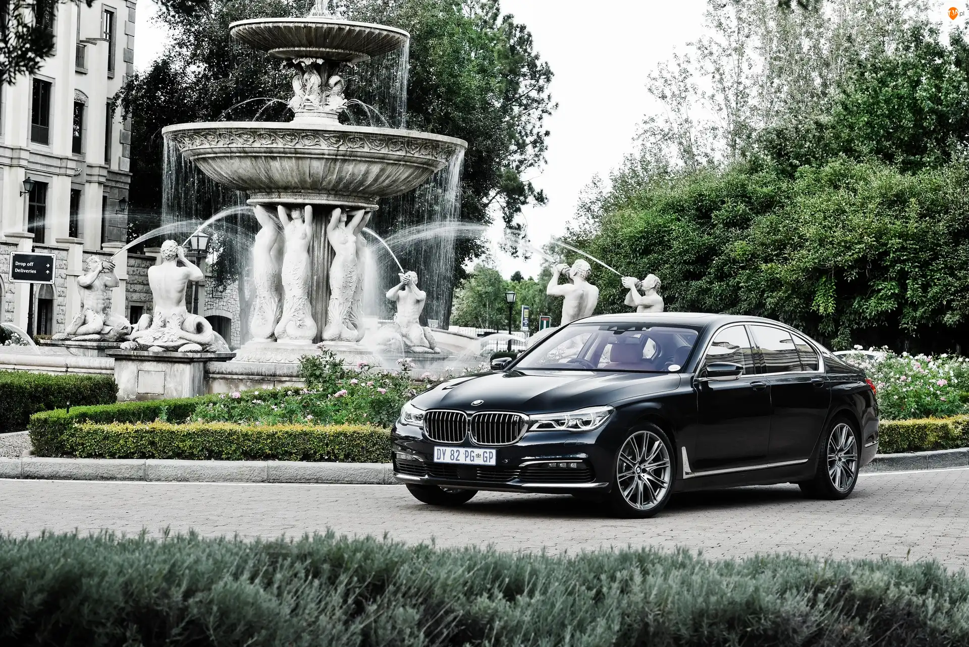 Fontanna, Czarne, BMW serii 7 G11, VI generacja