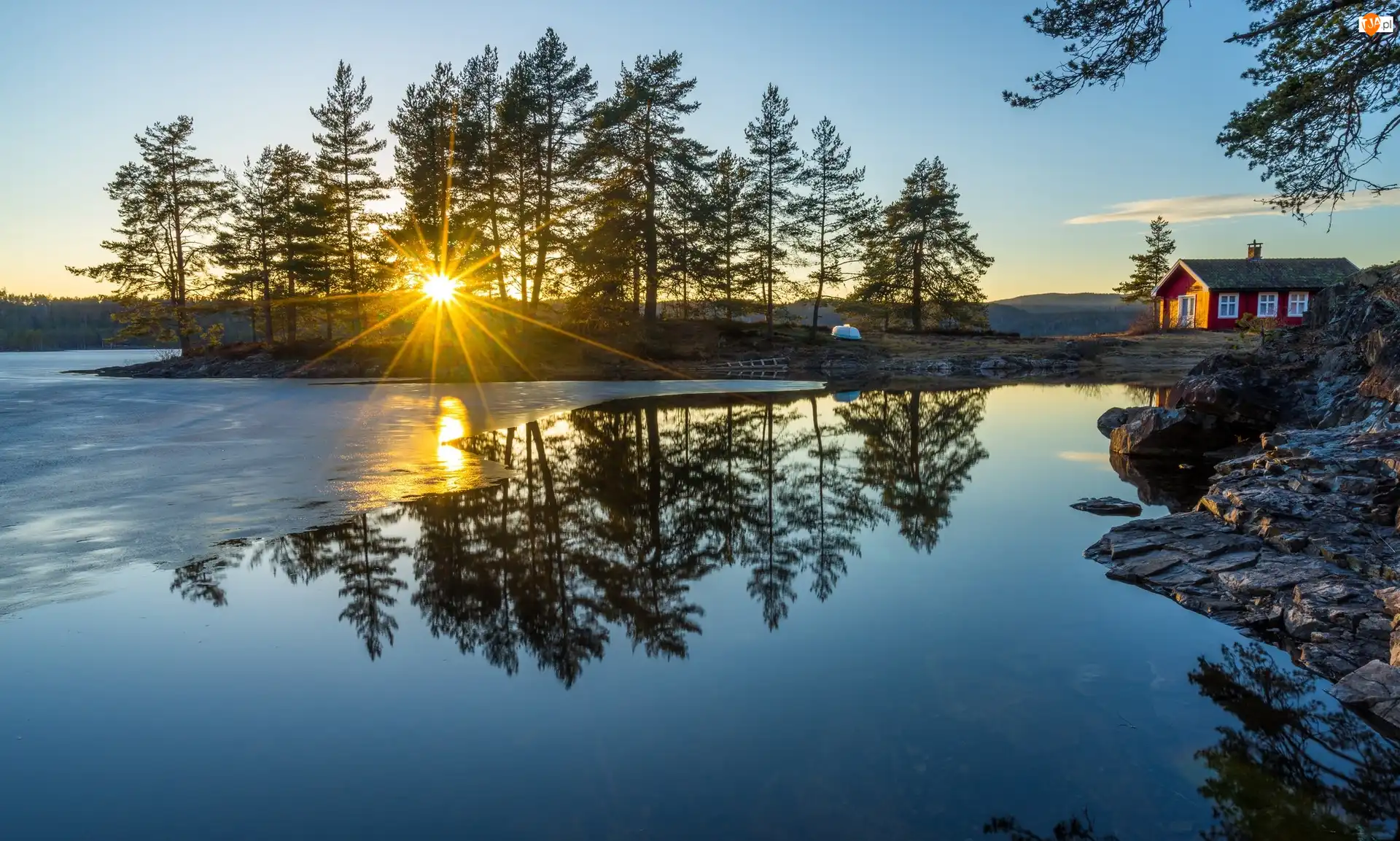 Ringerike, Norwegia, Dom, Promienie słońca, Jezioro Vaeleren, Drzewa