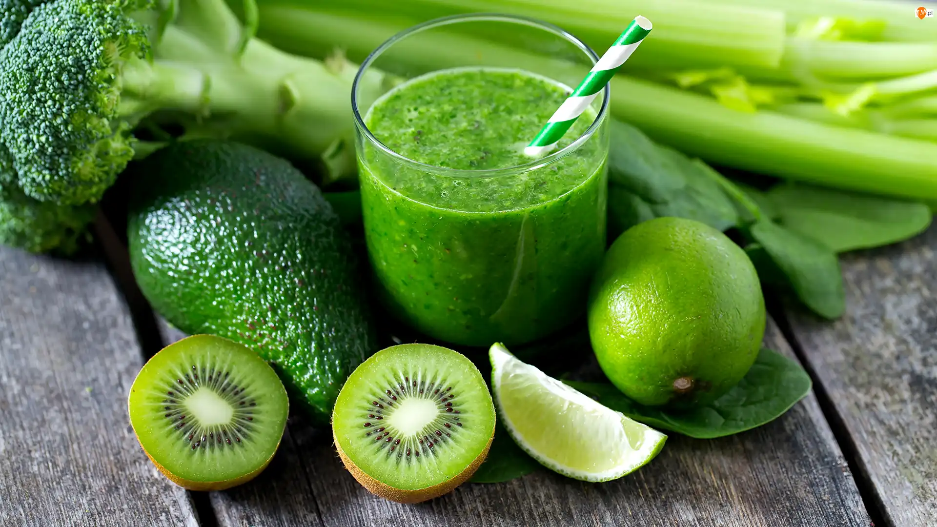 Deski, Owocowo-warzywny, Limonka, Awokado, Kiwi, Szklanka, Słomka, Sok, Brokuł