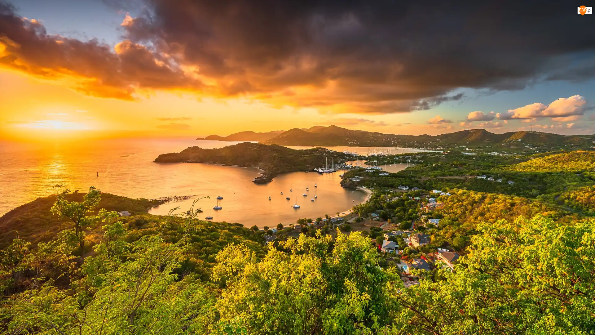 Antigua, Zachód słońca, Zatoka, Karaiby, Góry, Żaglówki, Antigua i Barbuda, Morze