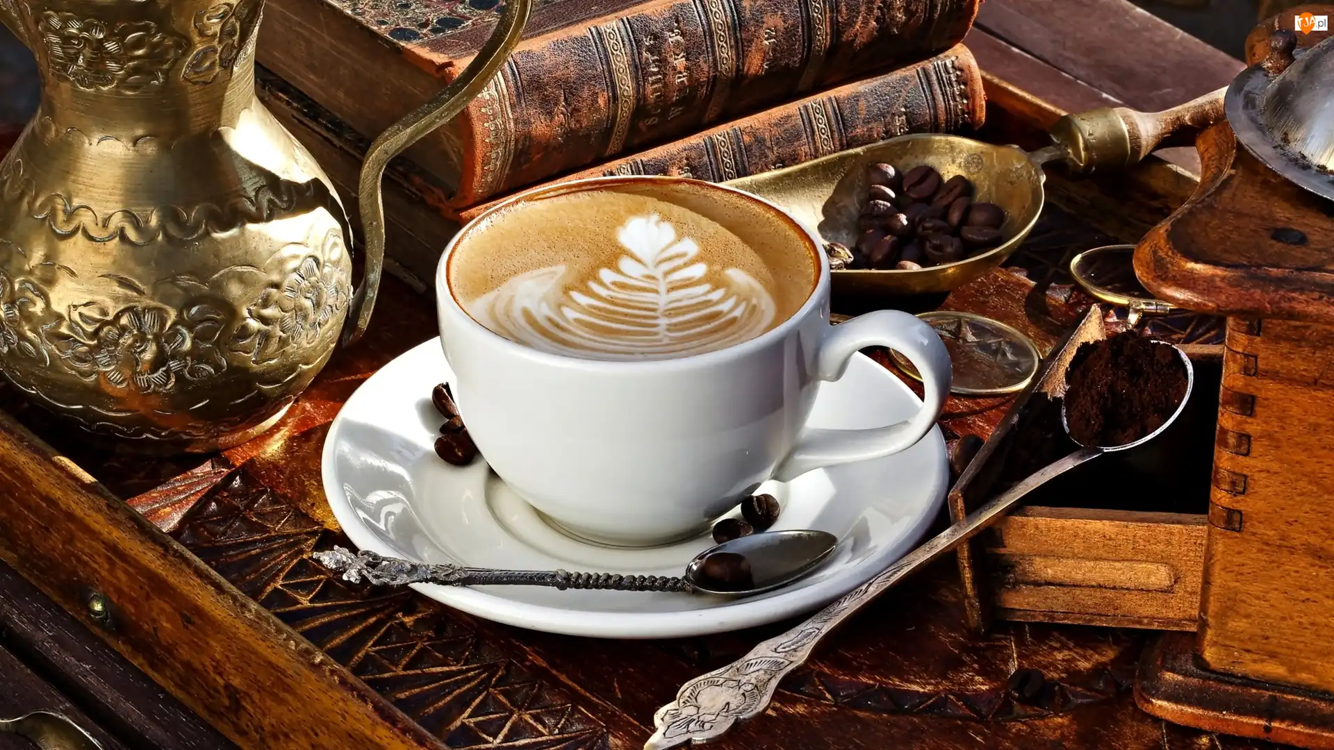 Cappuccino, Biała, Książki, Kawa, Łyżeczki, Talerzyk, Filiżanka